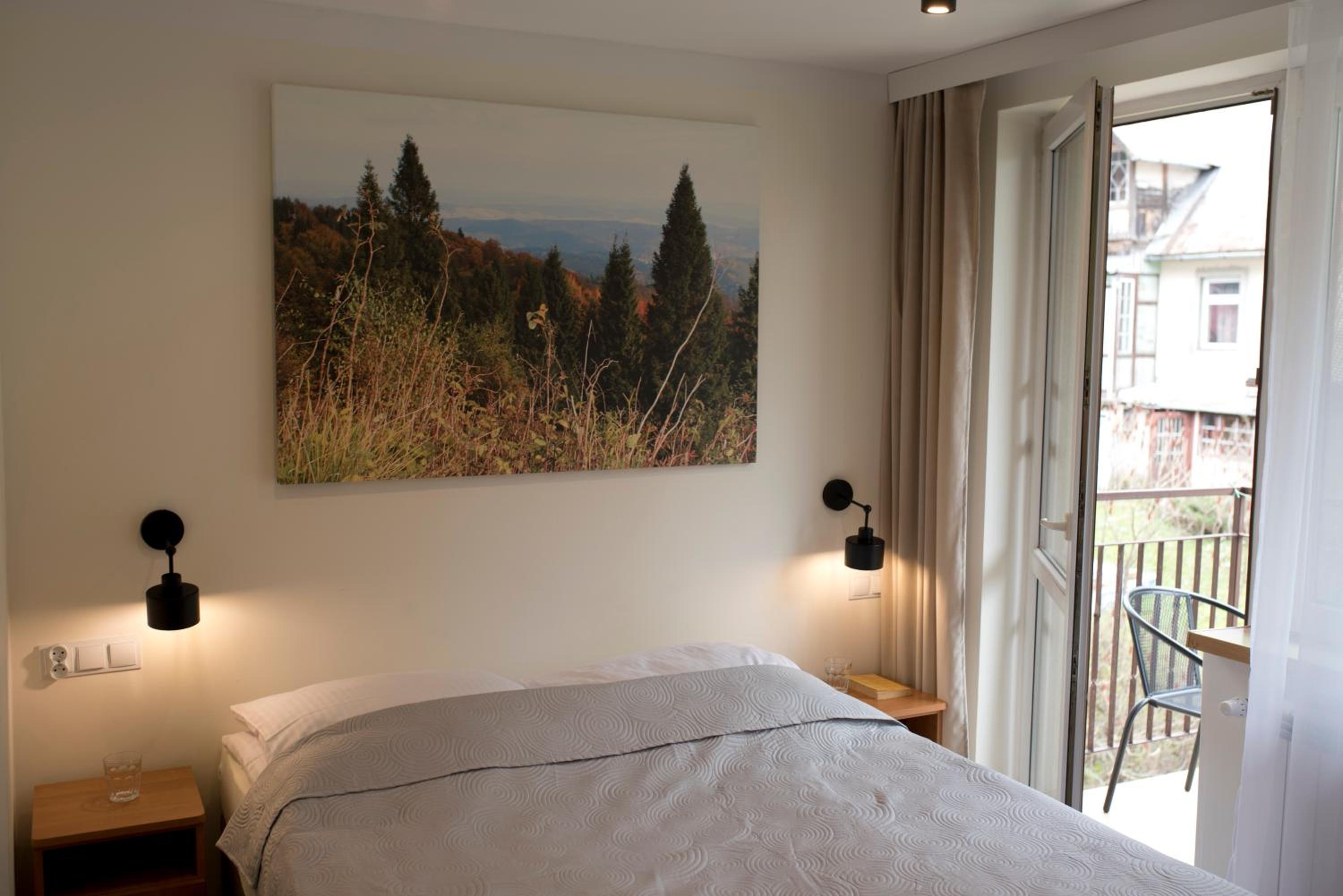 Twin Room with Private Bathroom photo 1