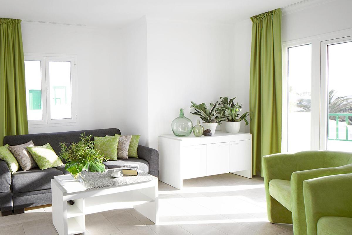 Two-Bedroom Apartment with Sea View photo 2