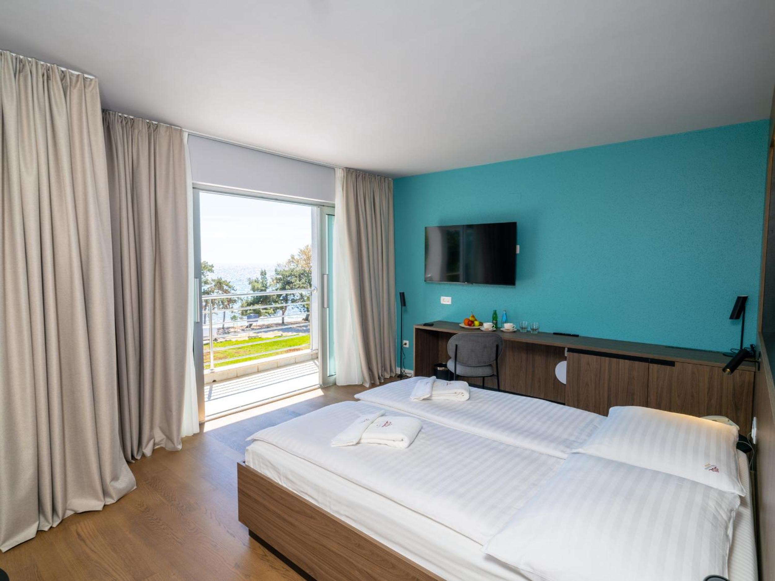 Superior Double Room with Sea View and Balcony