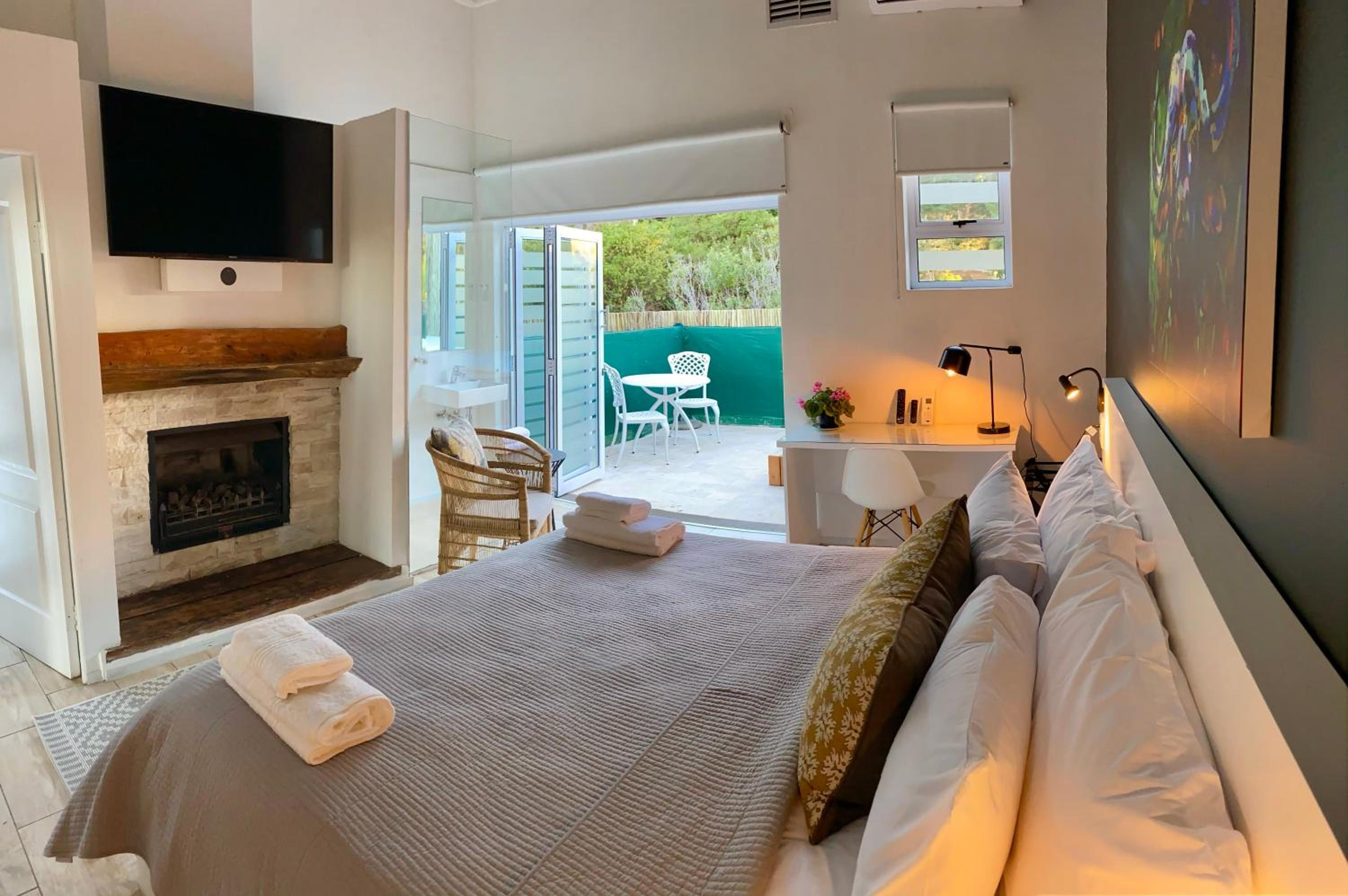 Luxury Mountain Facing Room photo 3