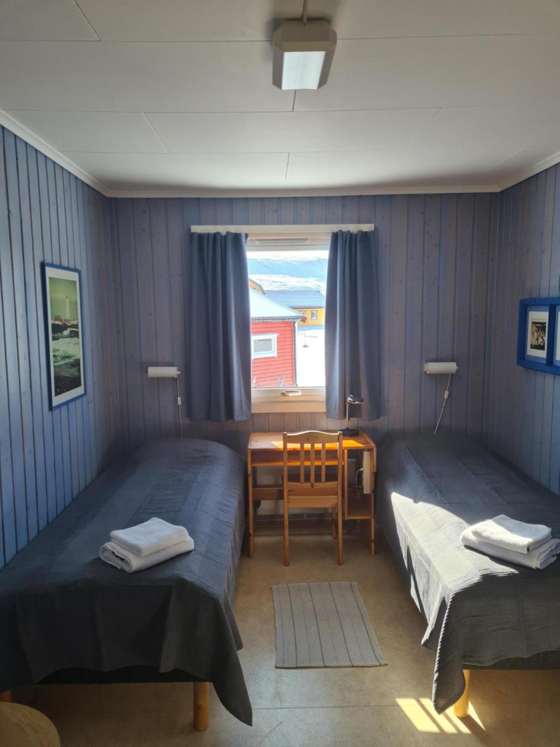 Double Room with Shared Bathroom photo 3