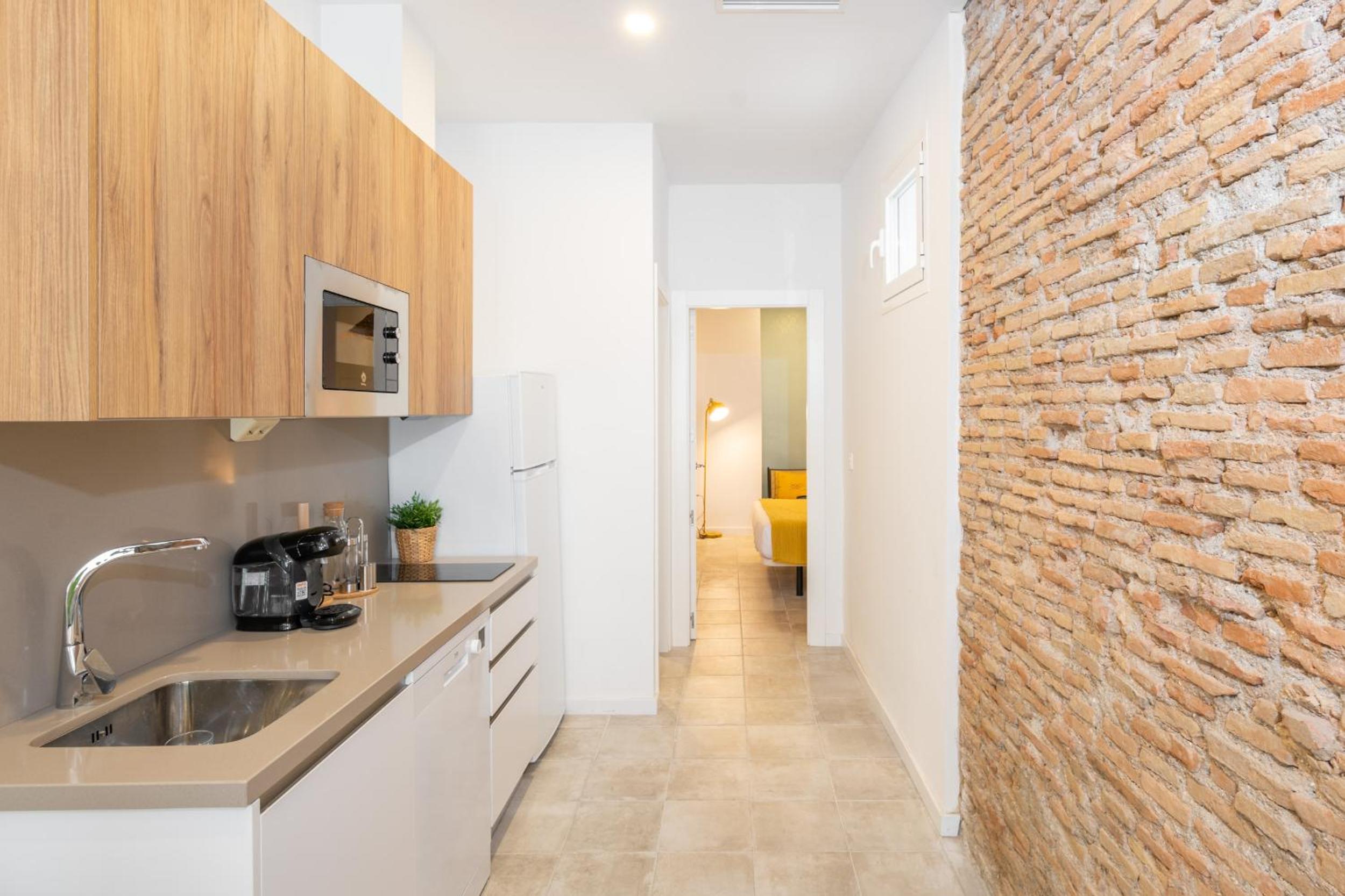 Two-Bedroom Apartment - Ground Floor - Photo 11