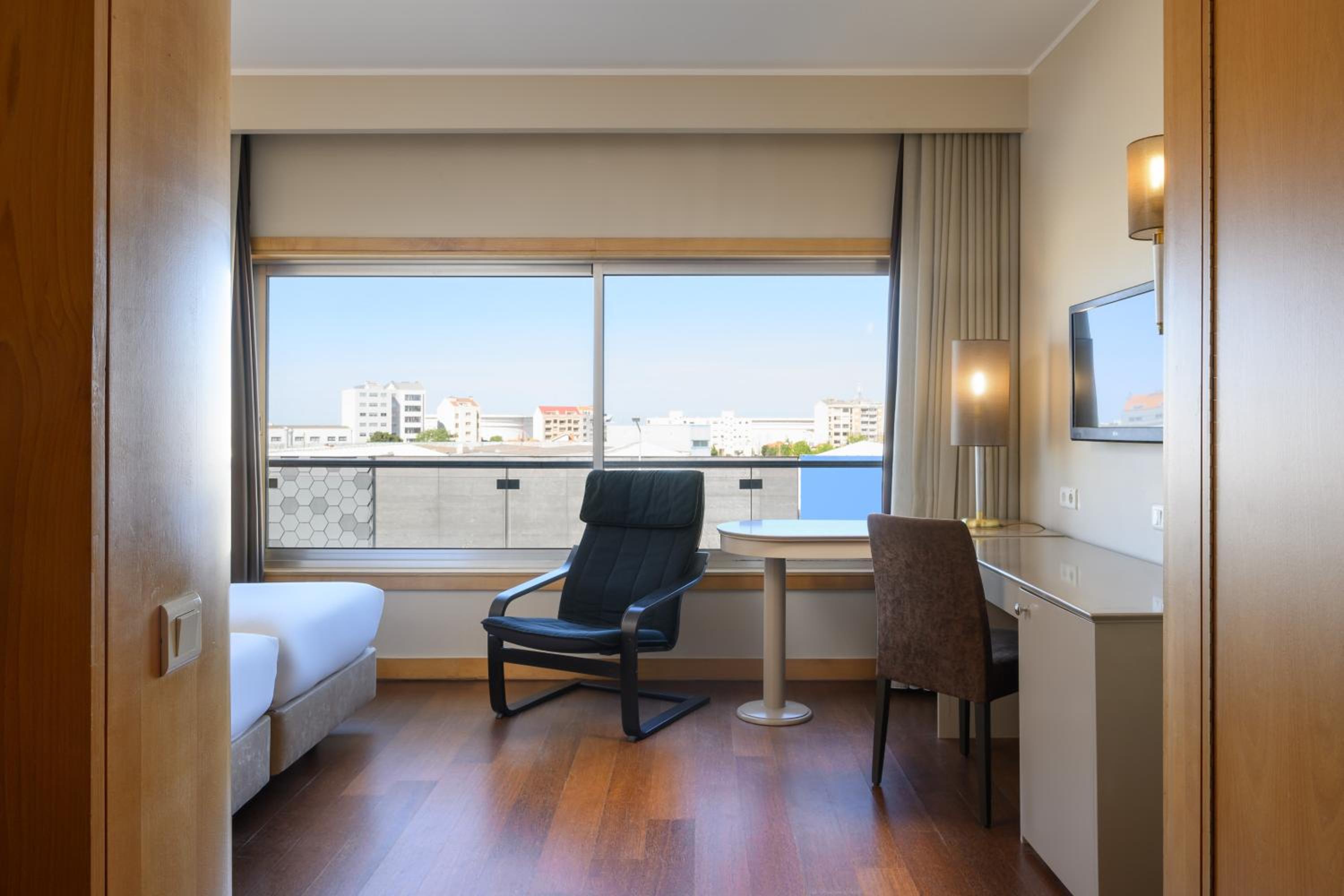 Deluxe Twin Room - Non-Smoking - Photo 1