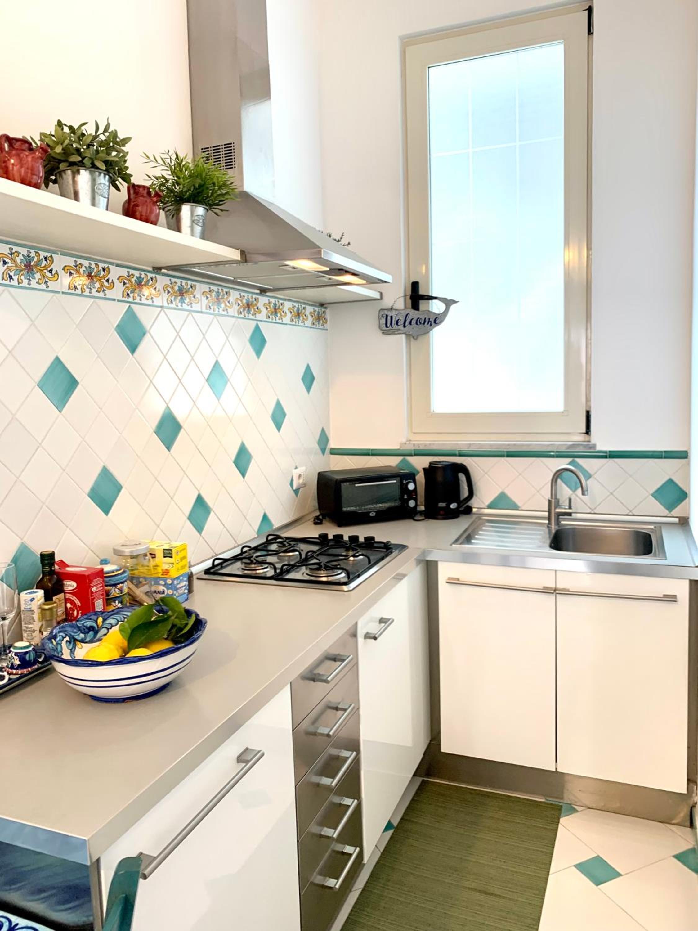One-Bedroom Apartment with Sea View - Blue photo 3