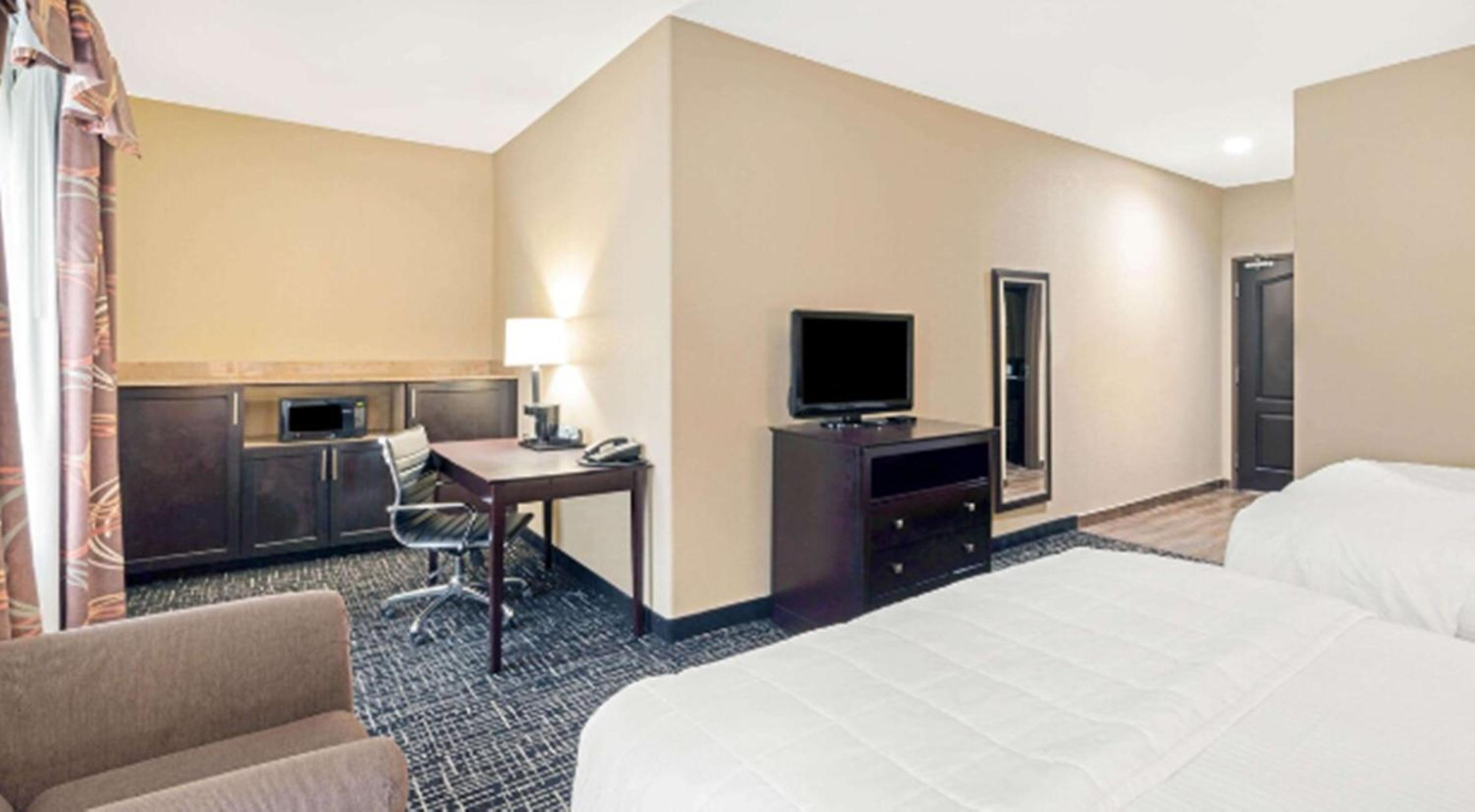 Double Room - Non-Smoking - Photo 2
