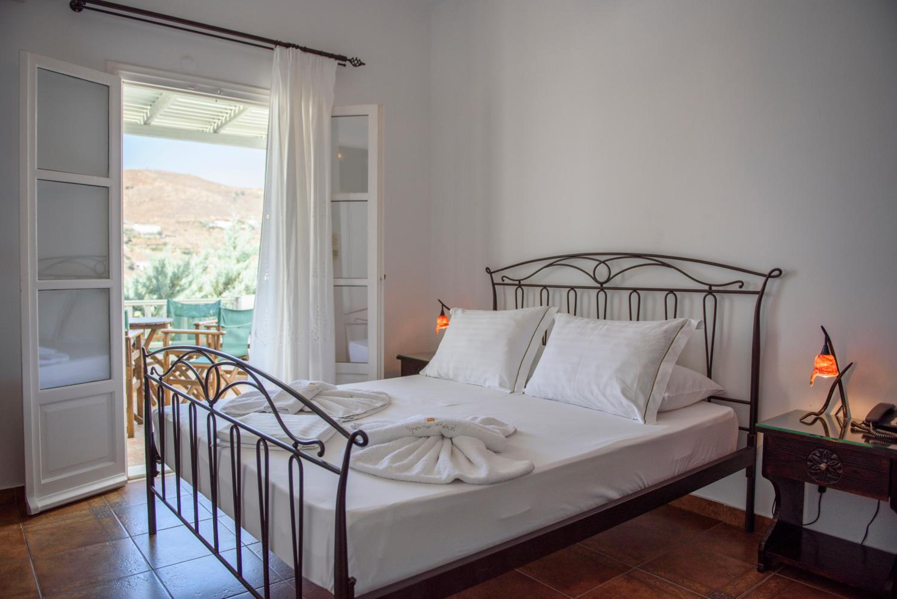 One-Bedroom Apartment with Sea View (4 Adults)