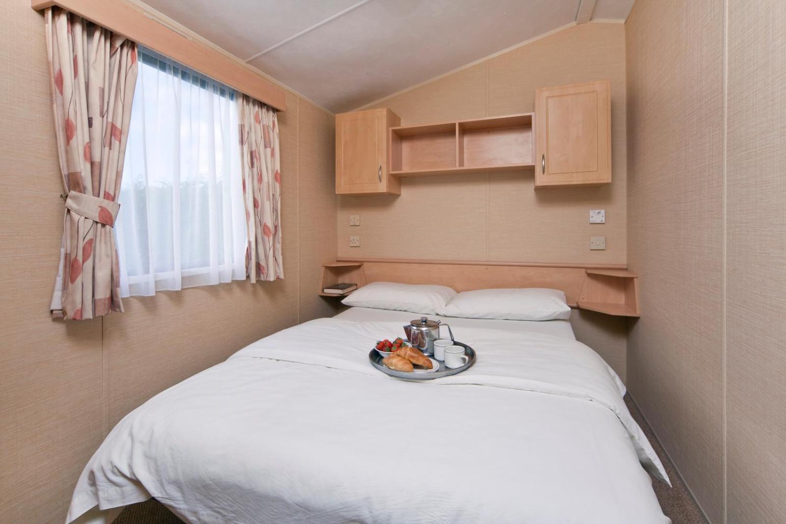 8 berth Comfort Caravan - Pet Friendly photo 3