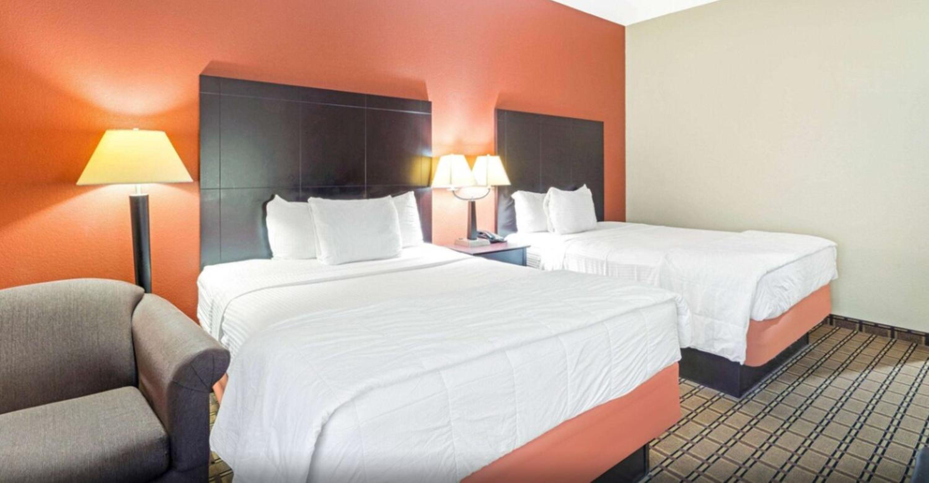 Executive Suite with Two Queen Beds - Non-Smoking - Photo 5