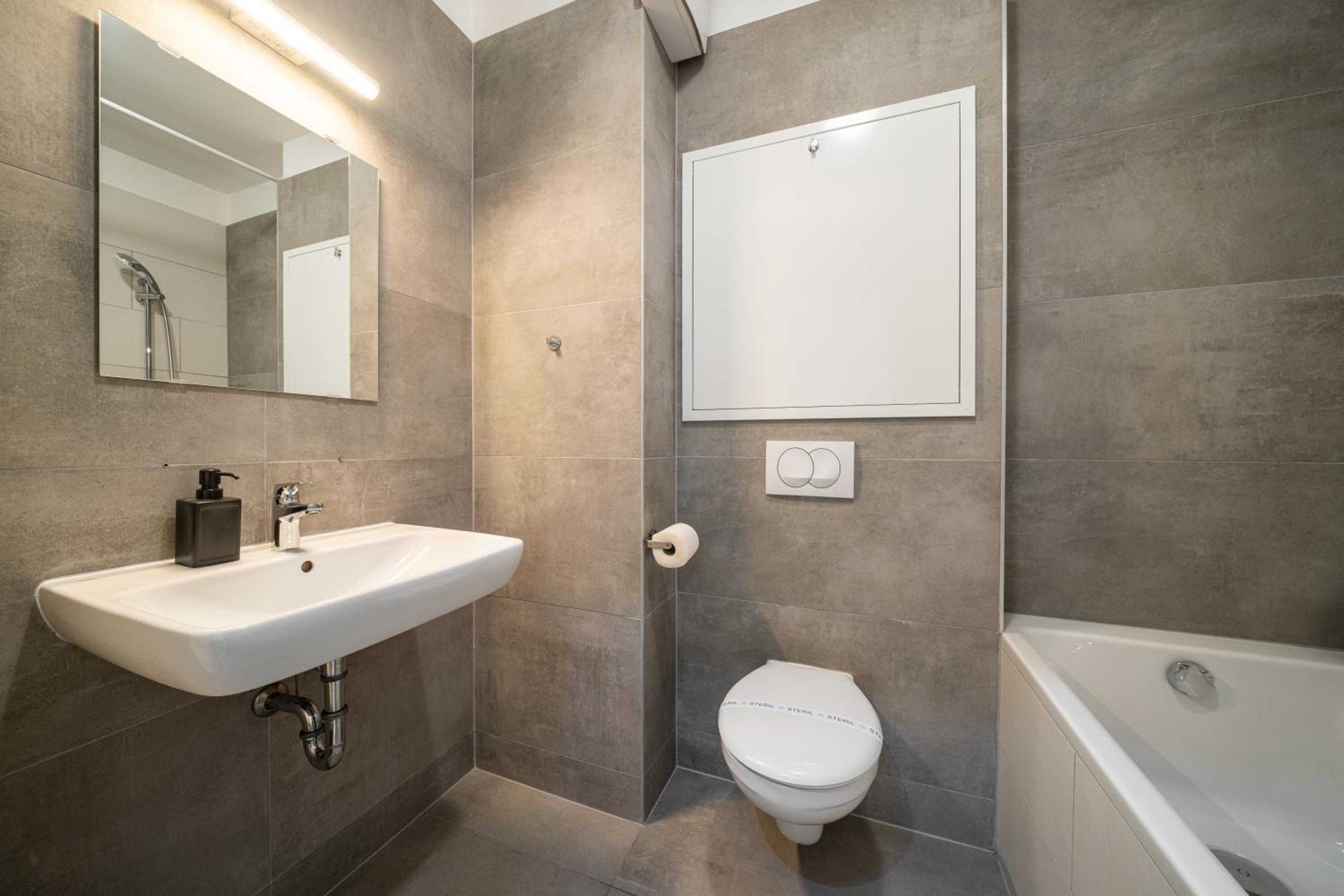 Double Room - Photo 12