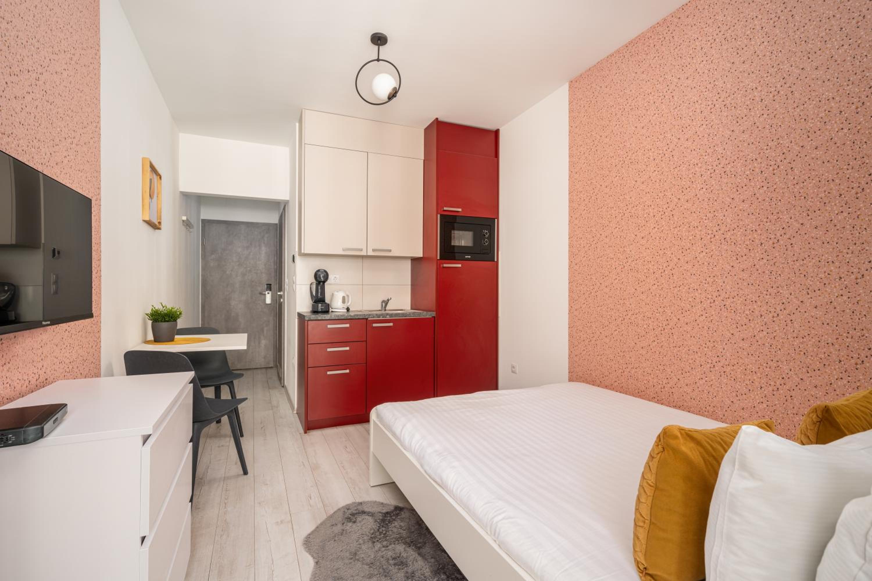 Double Room - Photo 7