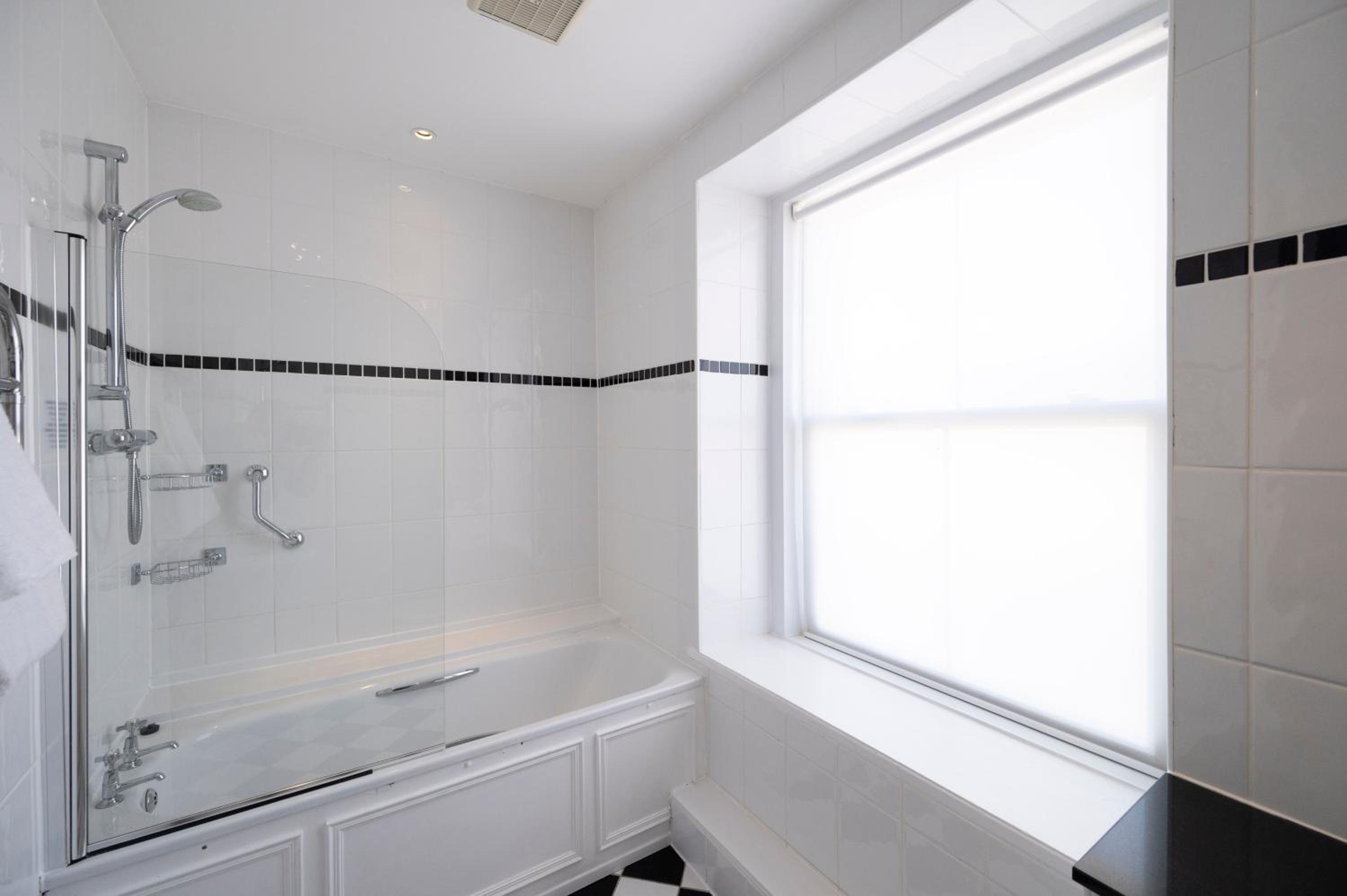 Single Room photo 2
