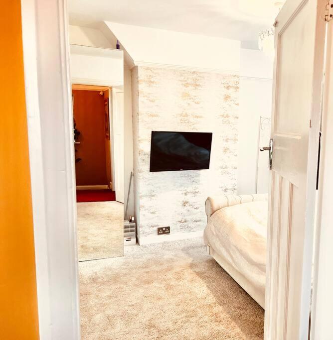 Three-Bedroom House photo 1