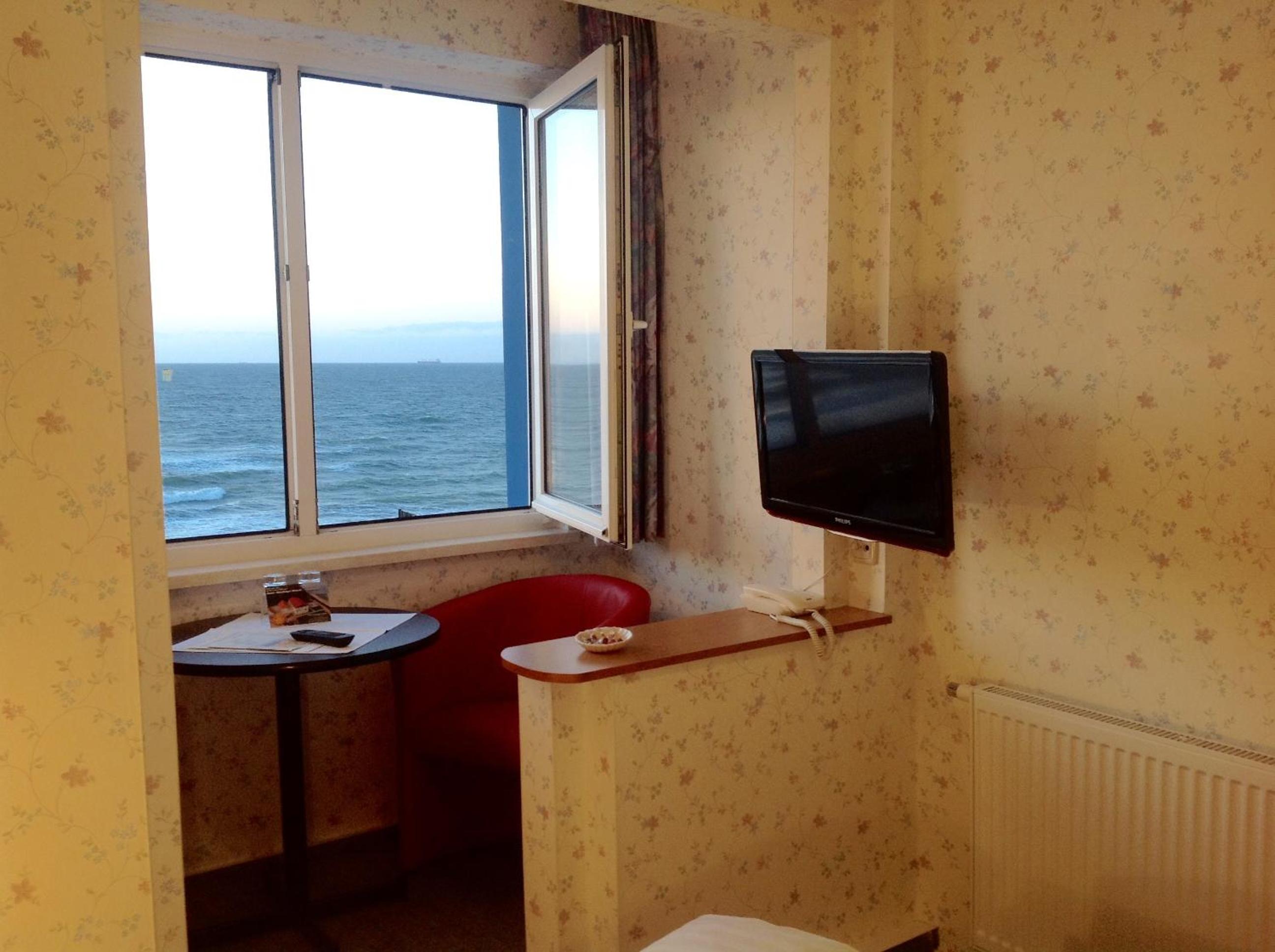 Small Double Room with Sea View  photo 2