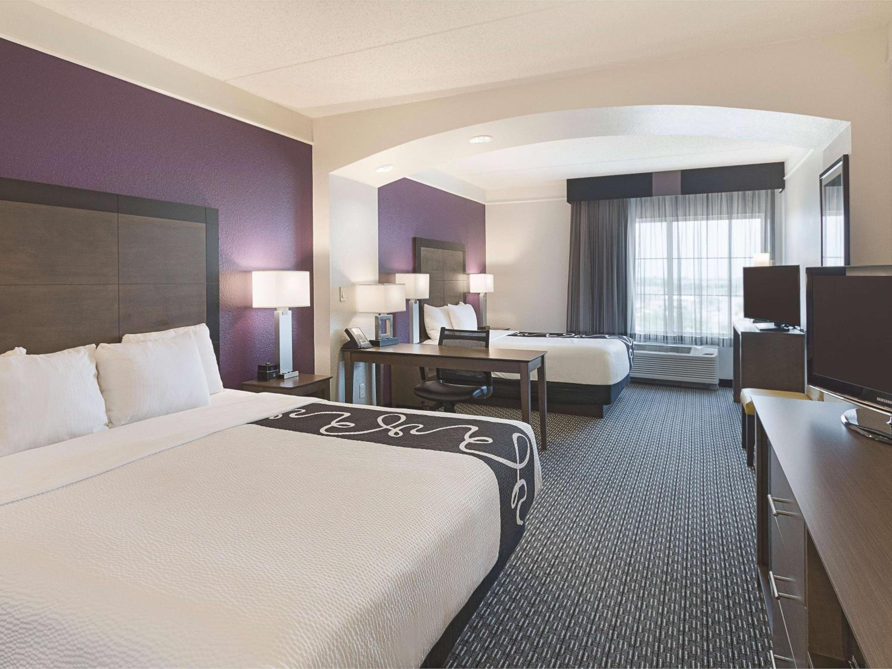 Deluxe Quadruple Room - Non-Smoking - Photo 1