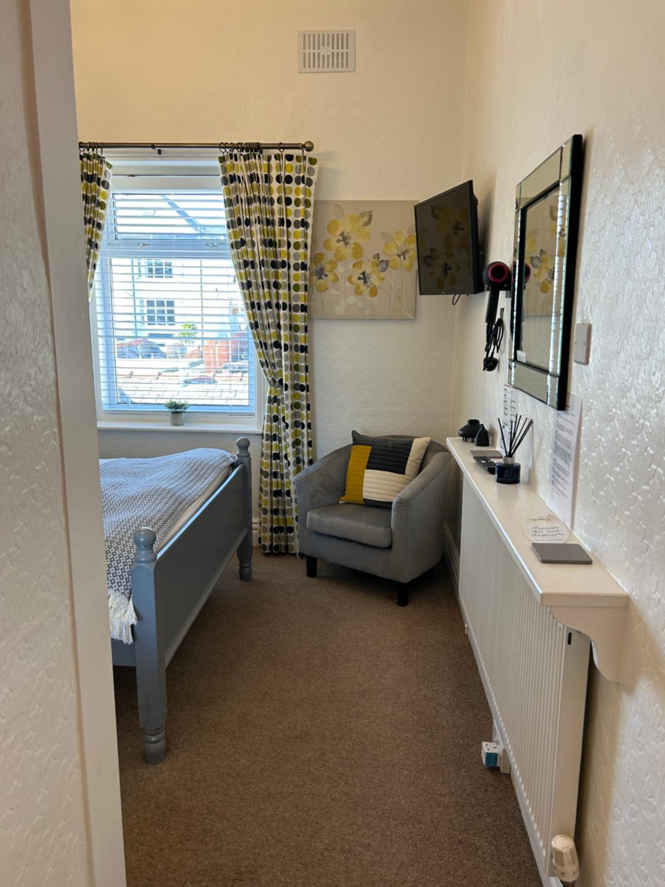 Small Double Room - Photo 3
