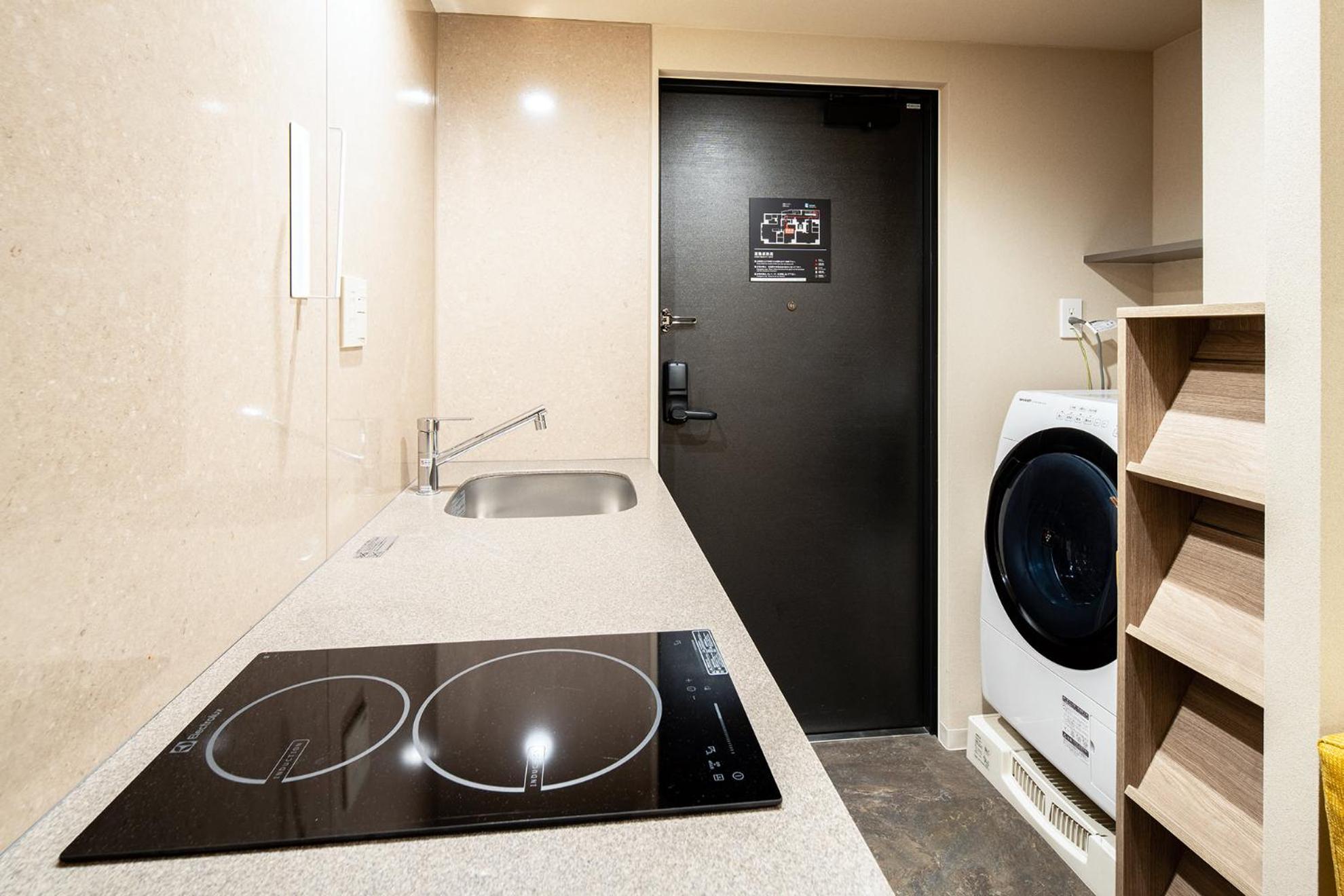 Base Studio Apartment photo 3