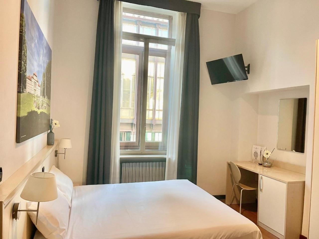 Double Room - Photo 2