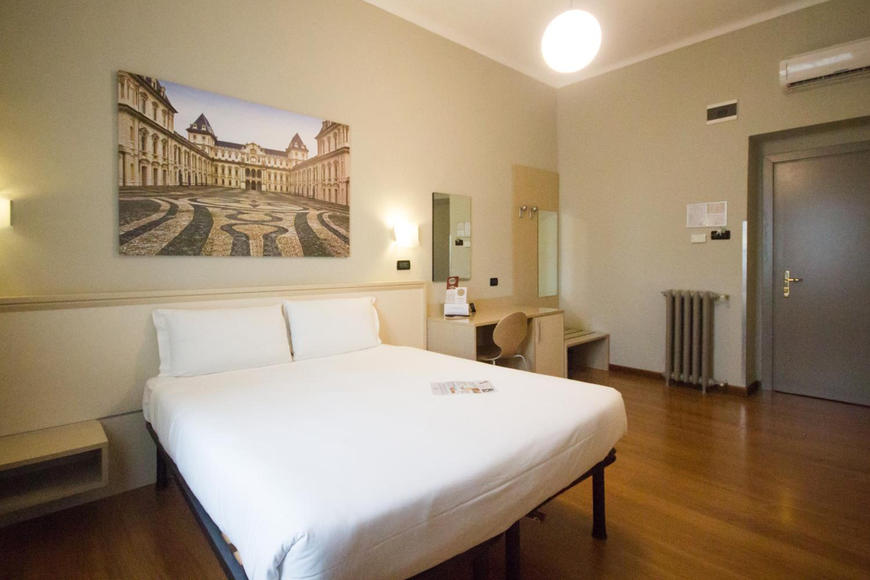 Double Room - Photo 3