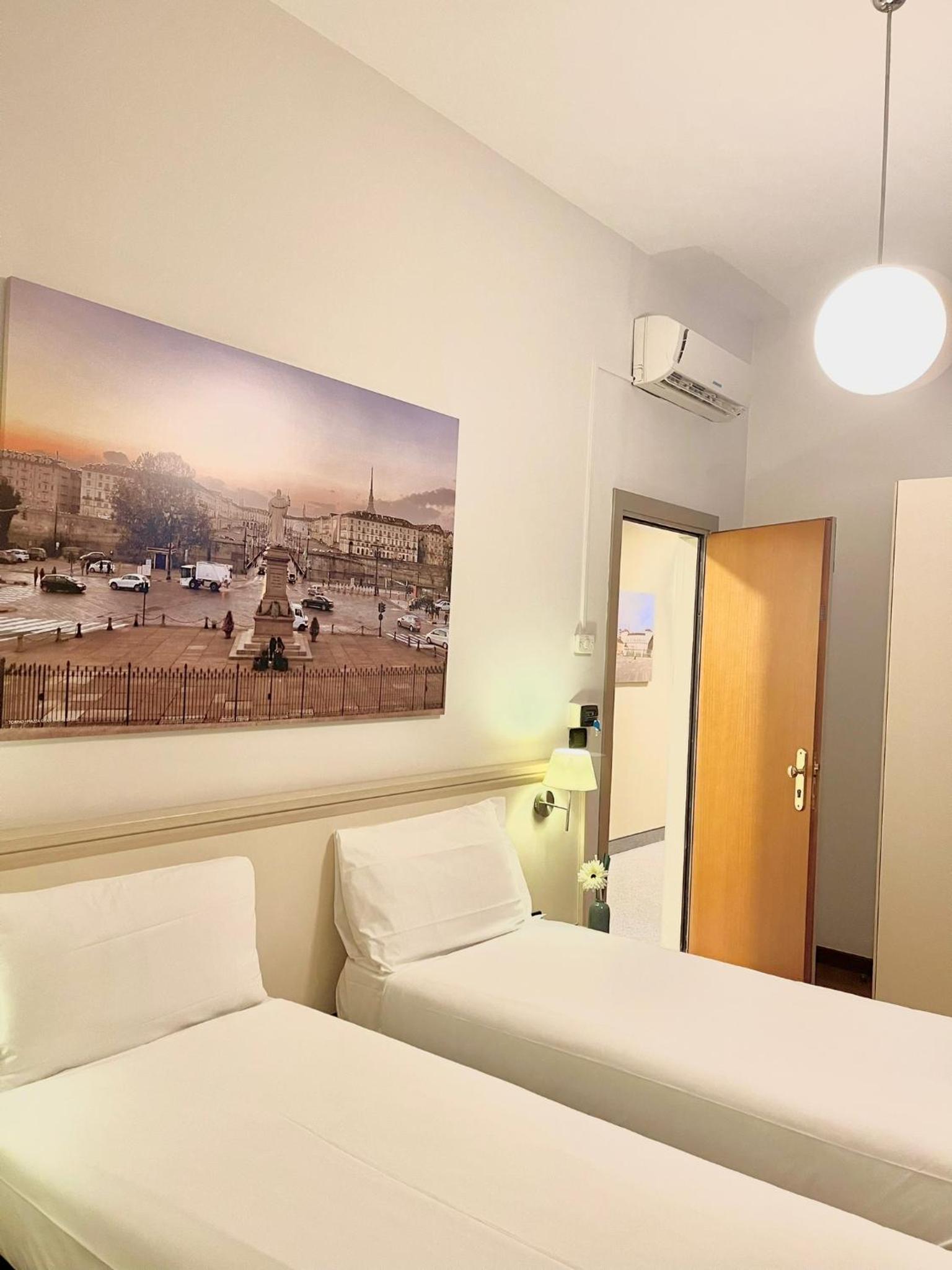 Twin Room - Photo 4