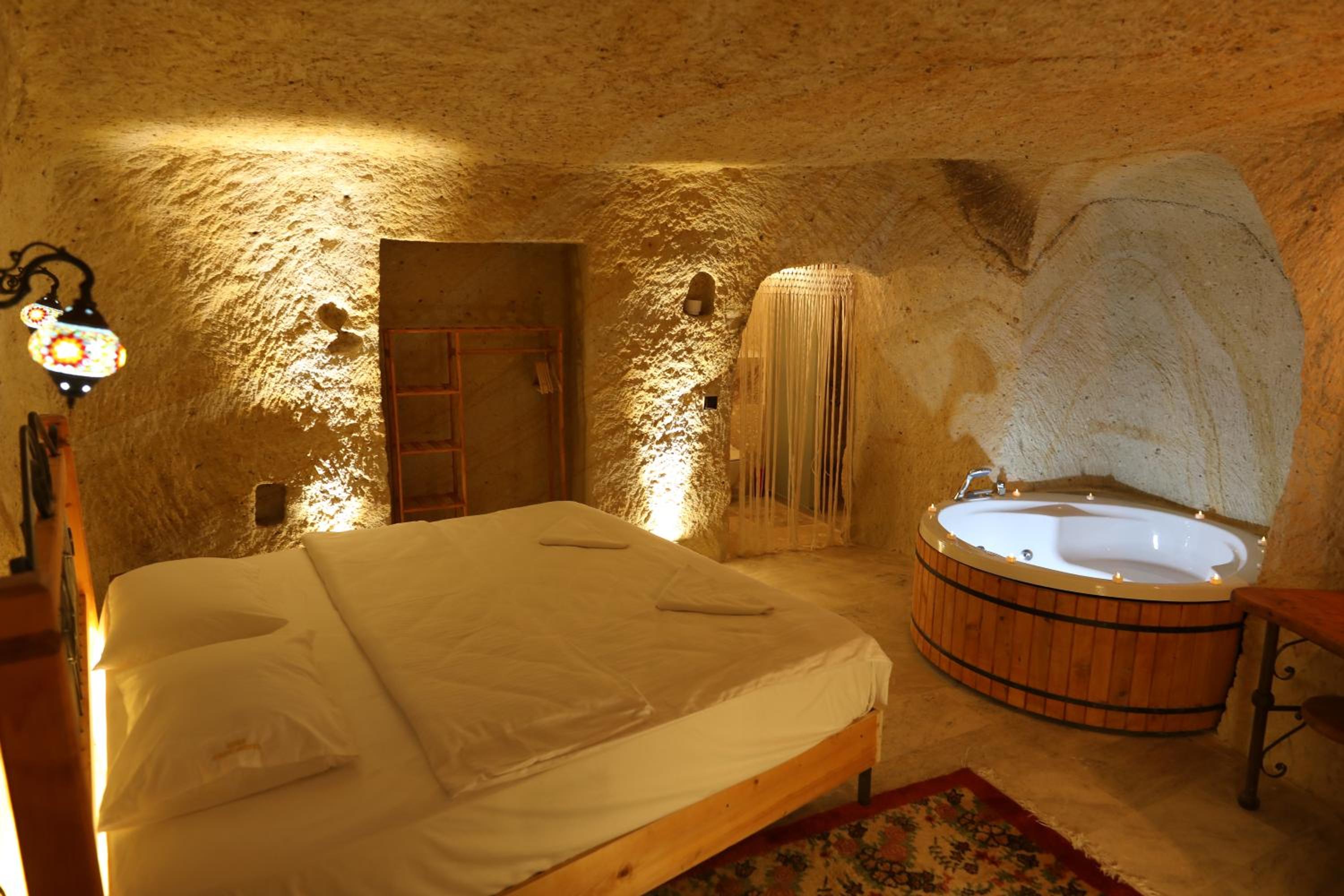 Deluxe King Room photo 1