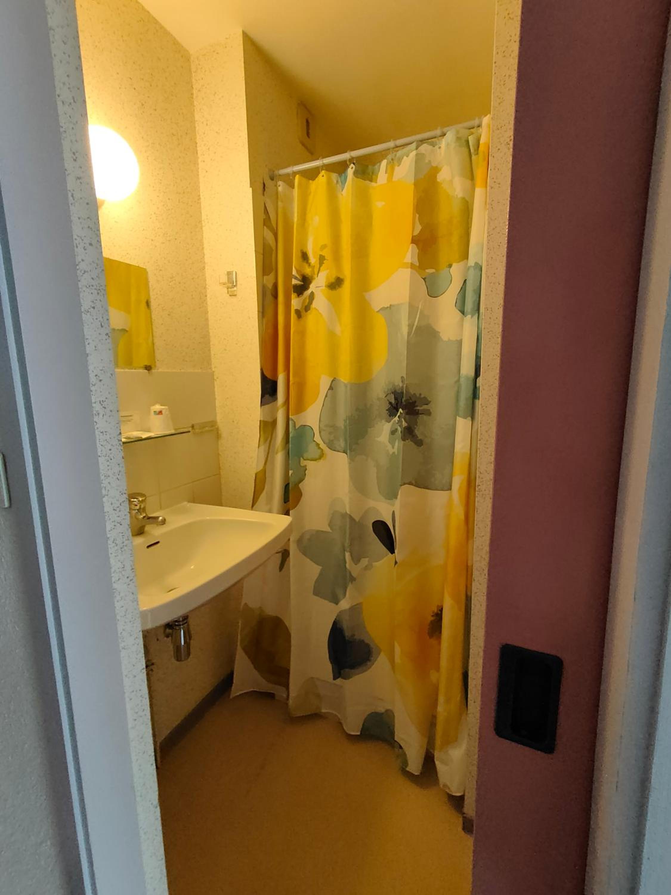 Double Room - Photo 5