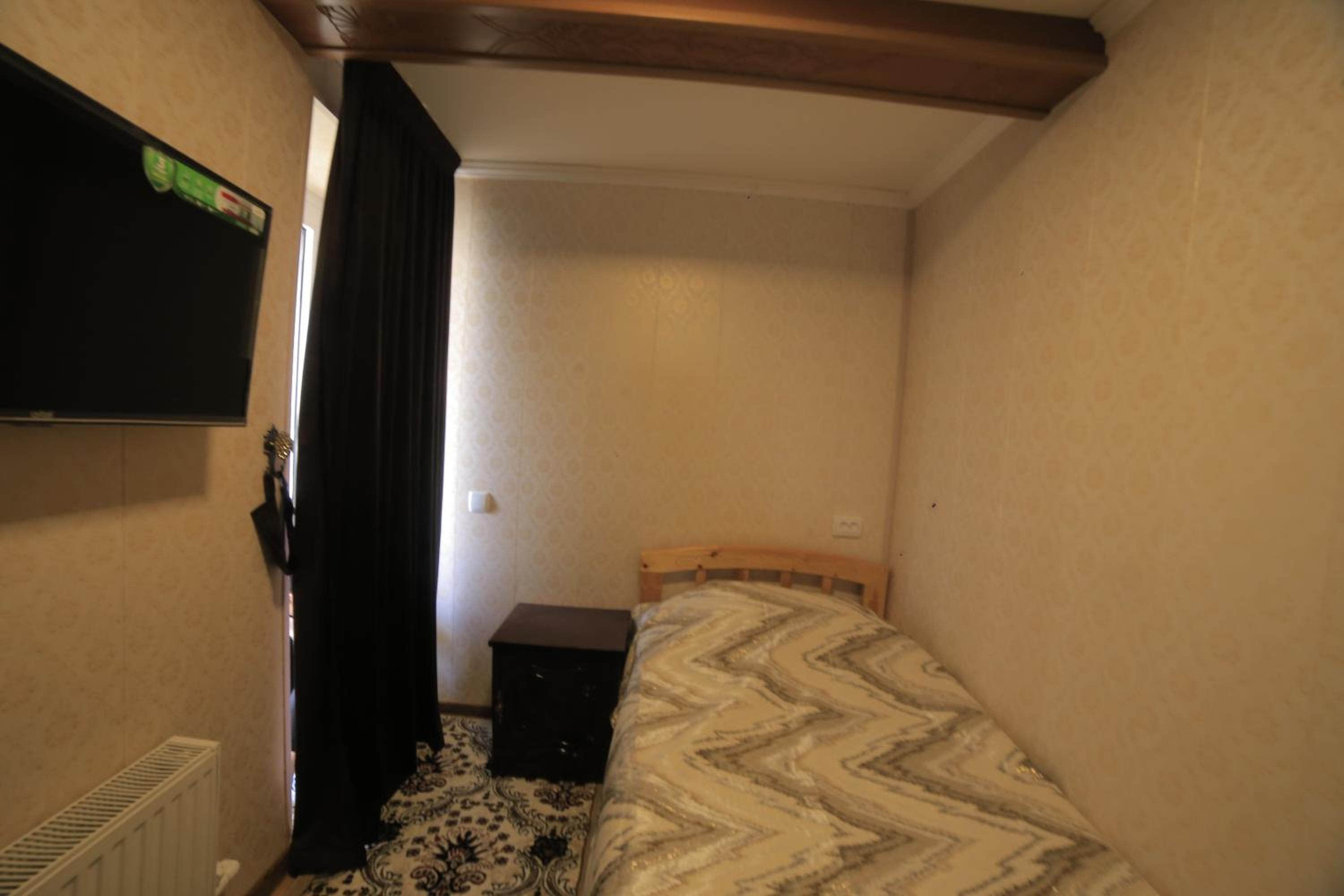 Single Room with Private Bathroom photo 1