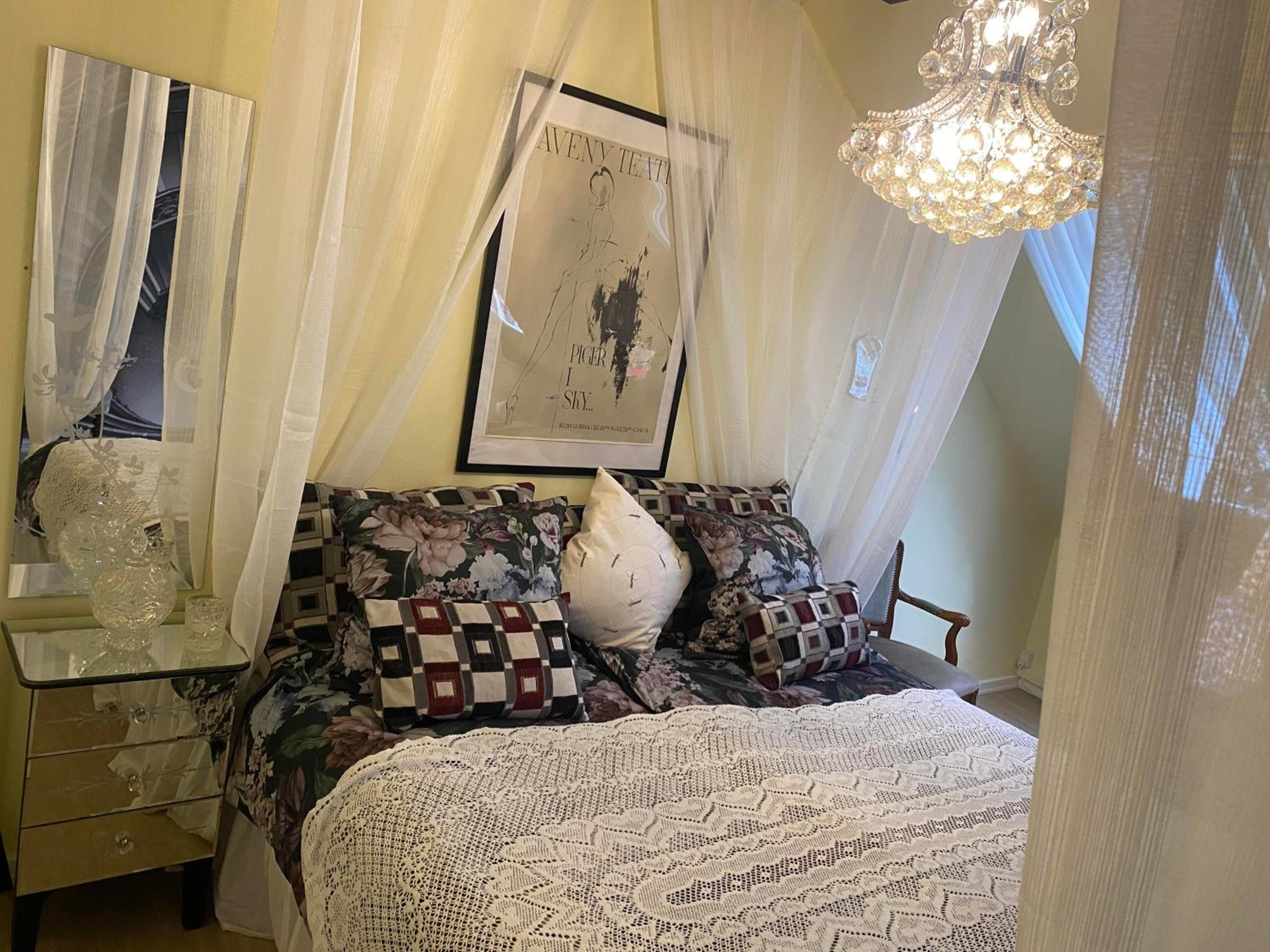 Double Room with Shared Bathroom photo 1