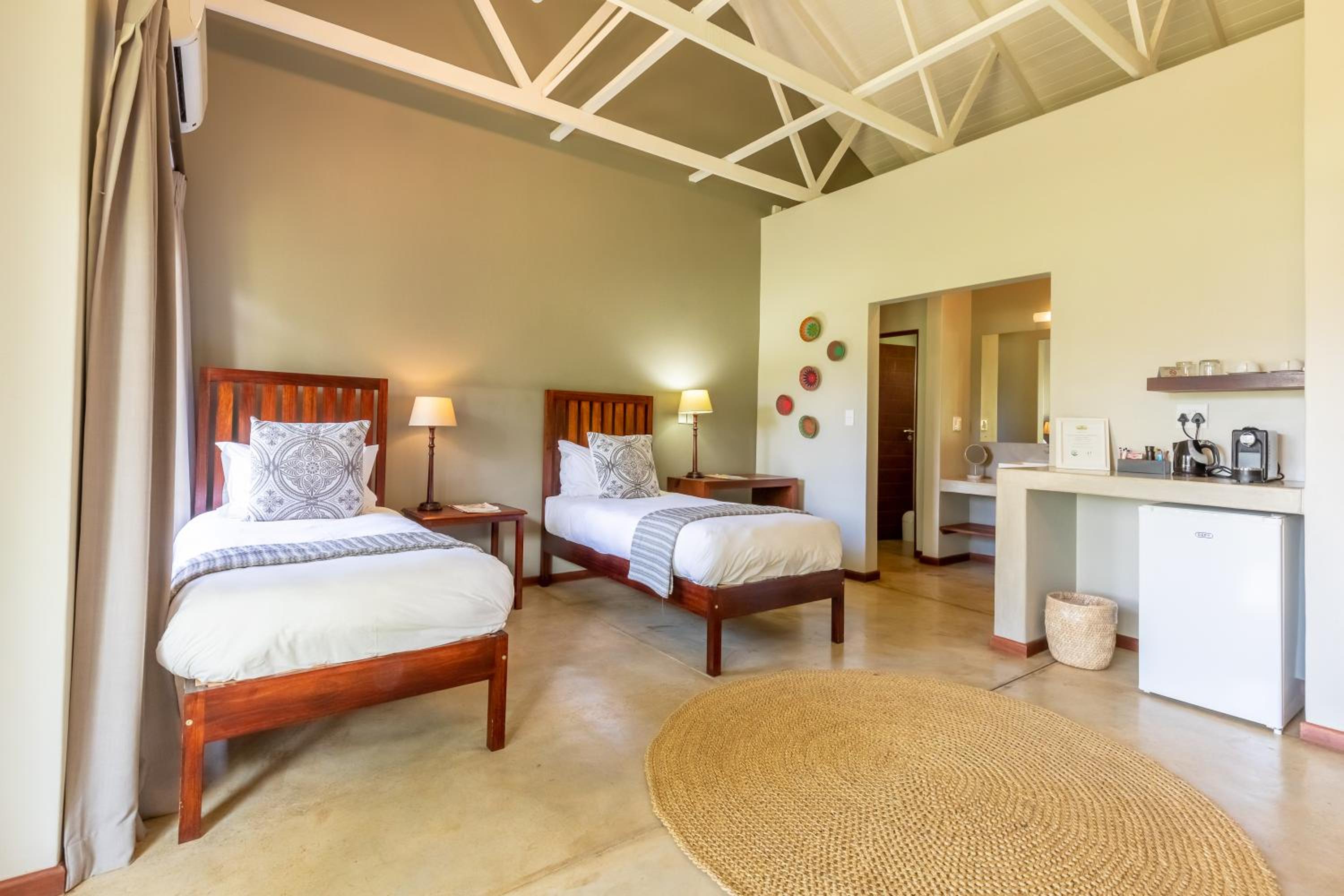 Luxury Double or Twin Room with Pool View photo 2
