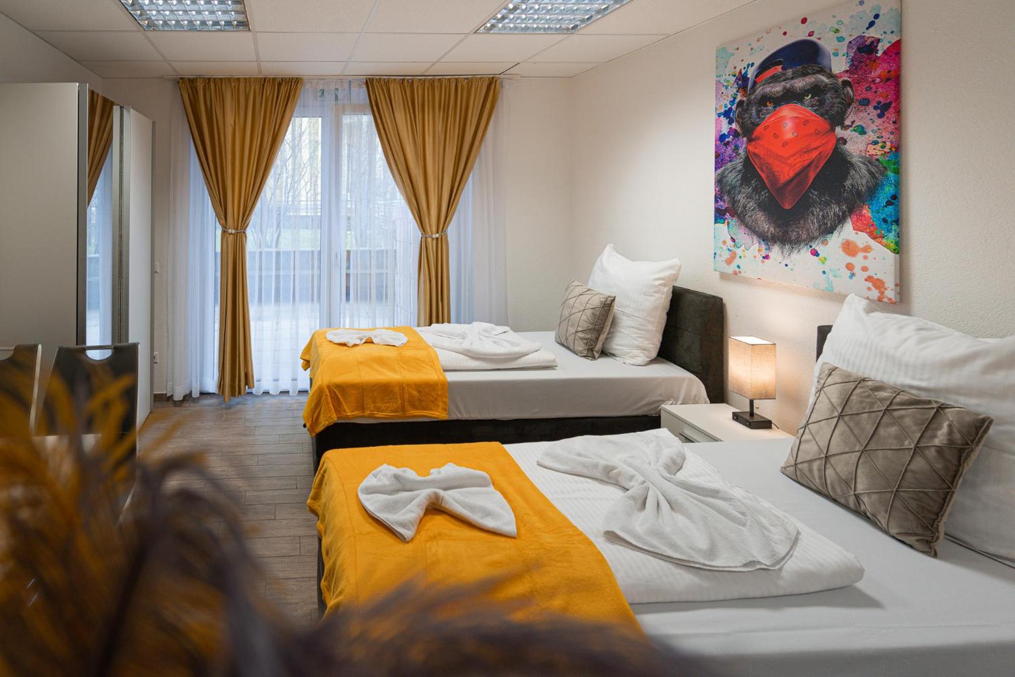 Quadruple Room with Garden View - Photo 3