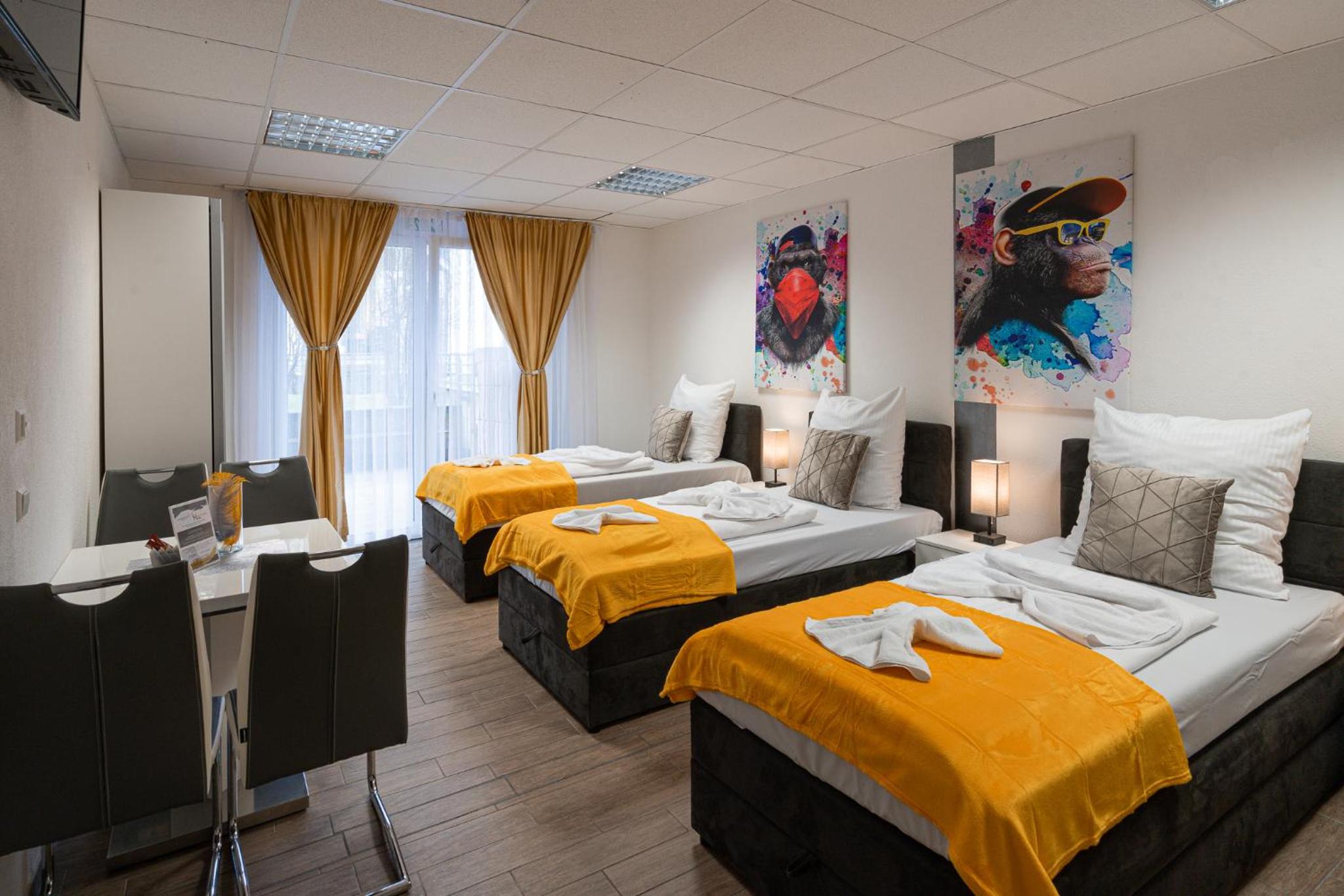 Quadruple Room with Garden View - Photo 7
