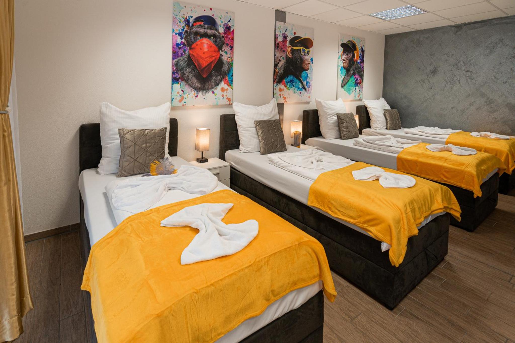 Quadruple Room with Garden View - Photo 13