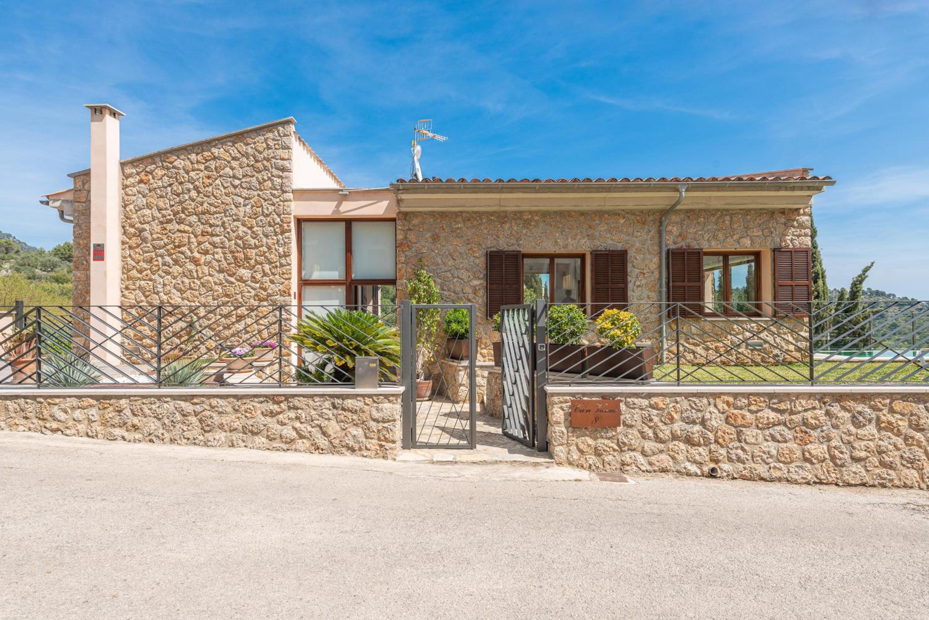 Three-Bedroom Villa photo 2