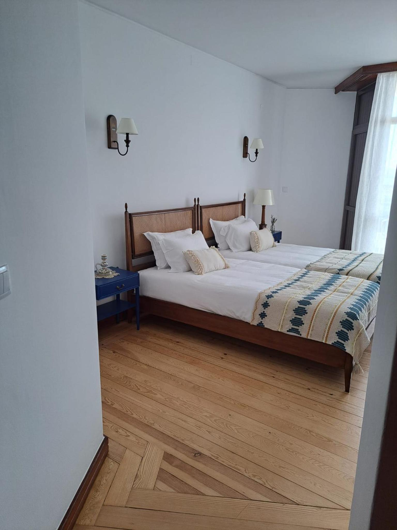 Standard Twin Room with Sea View - Photo 1