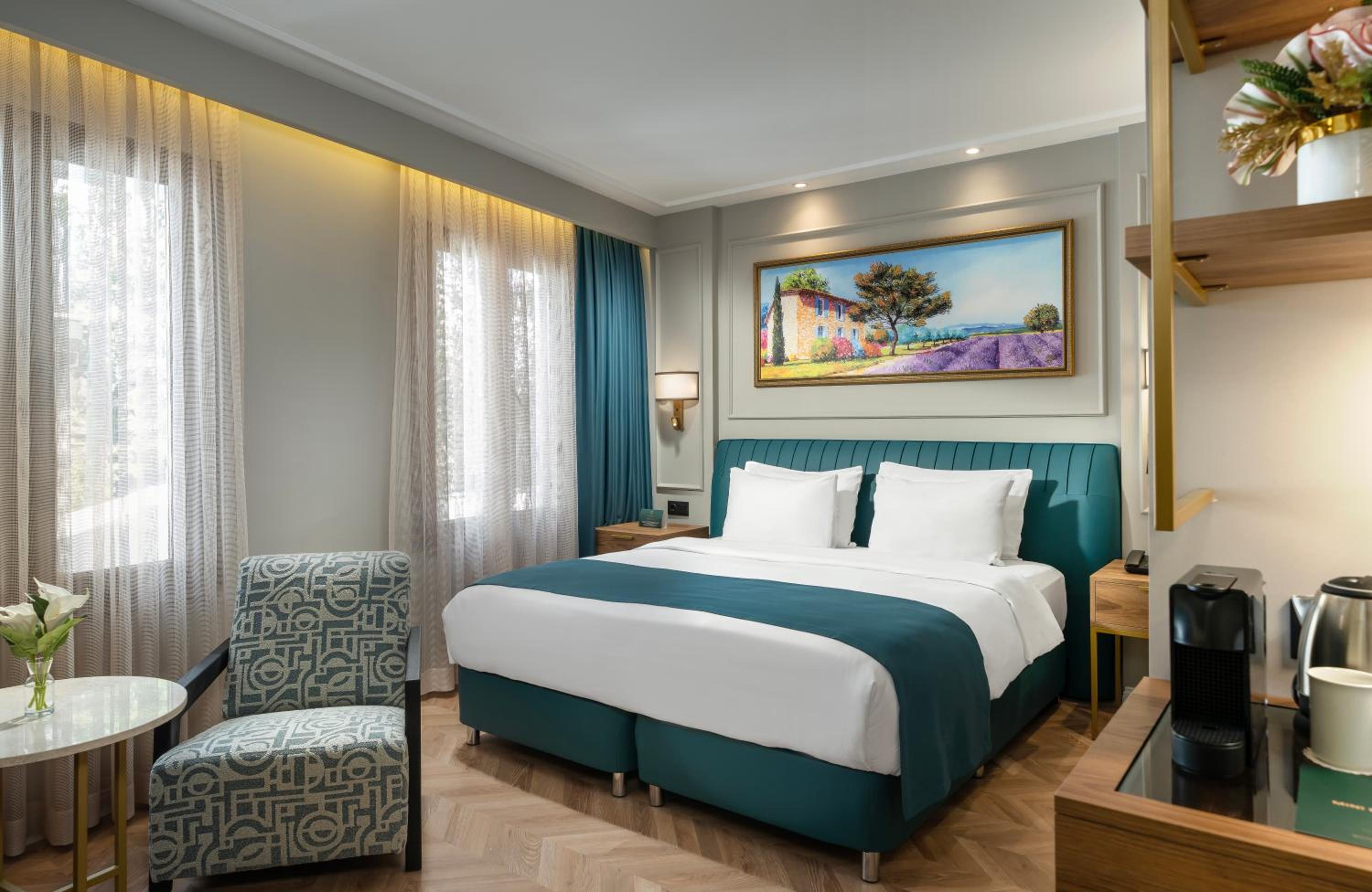 Deluxe King Room with Garden View photo 1