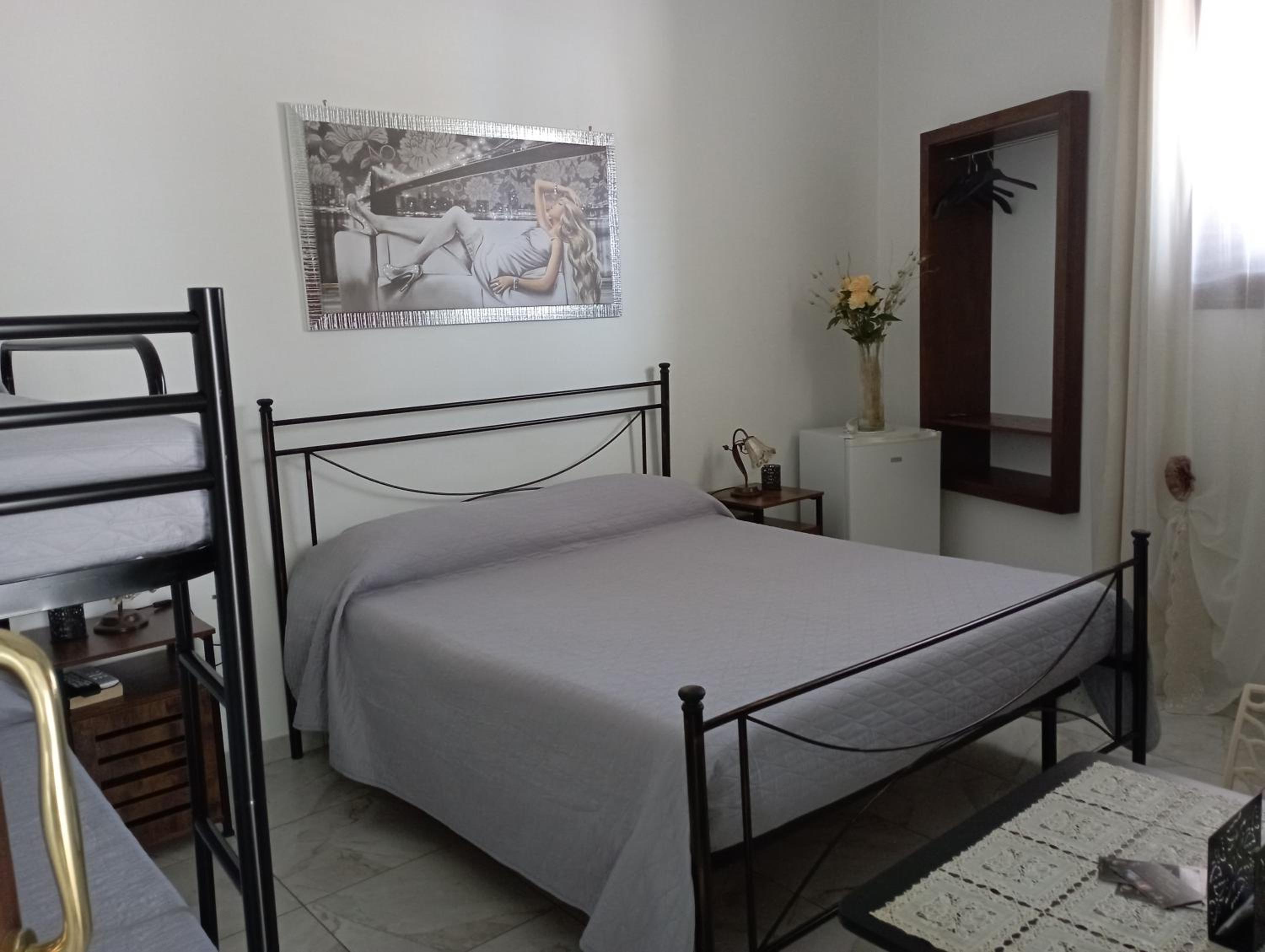 Quadruple Room - Photo 2