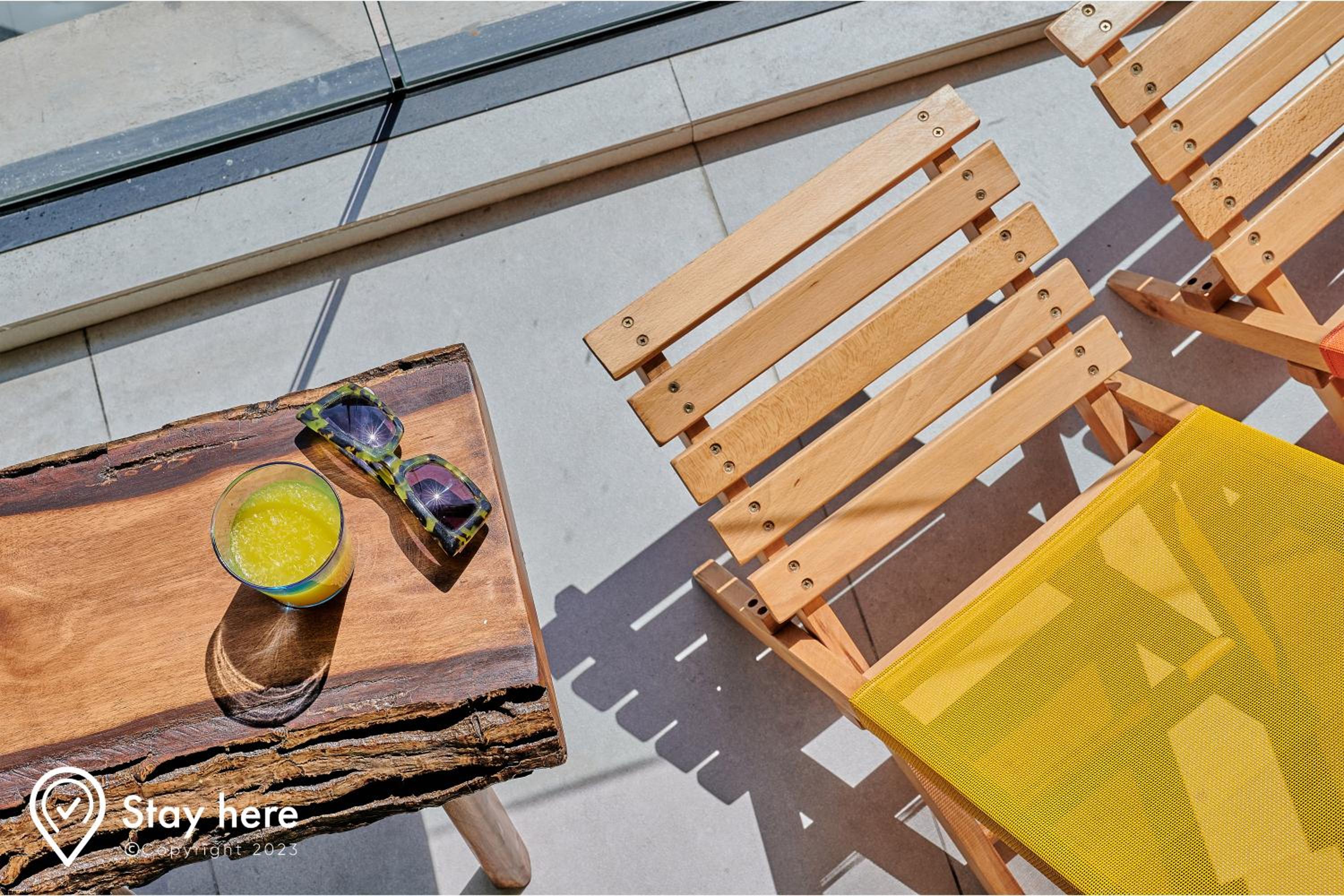Apartment With Balcony - Photo 1