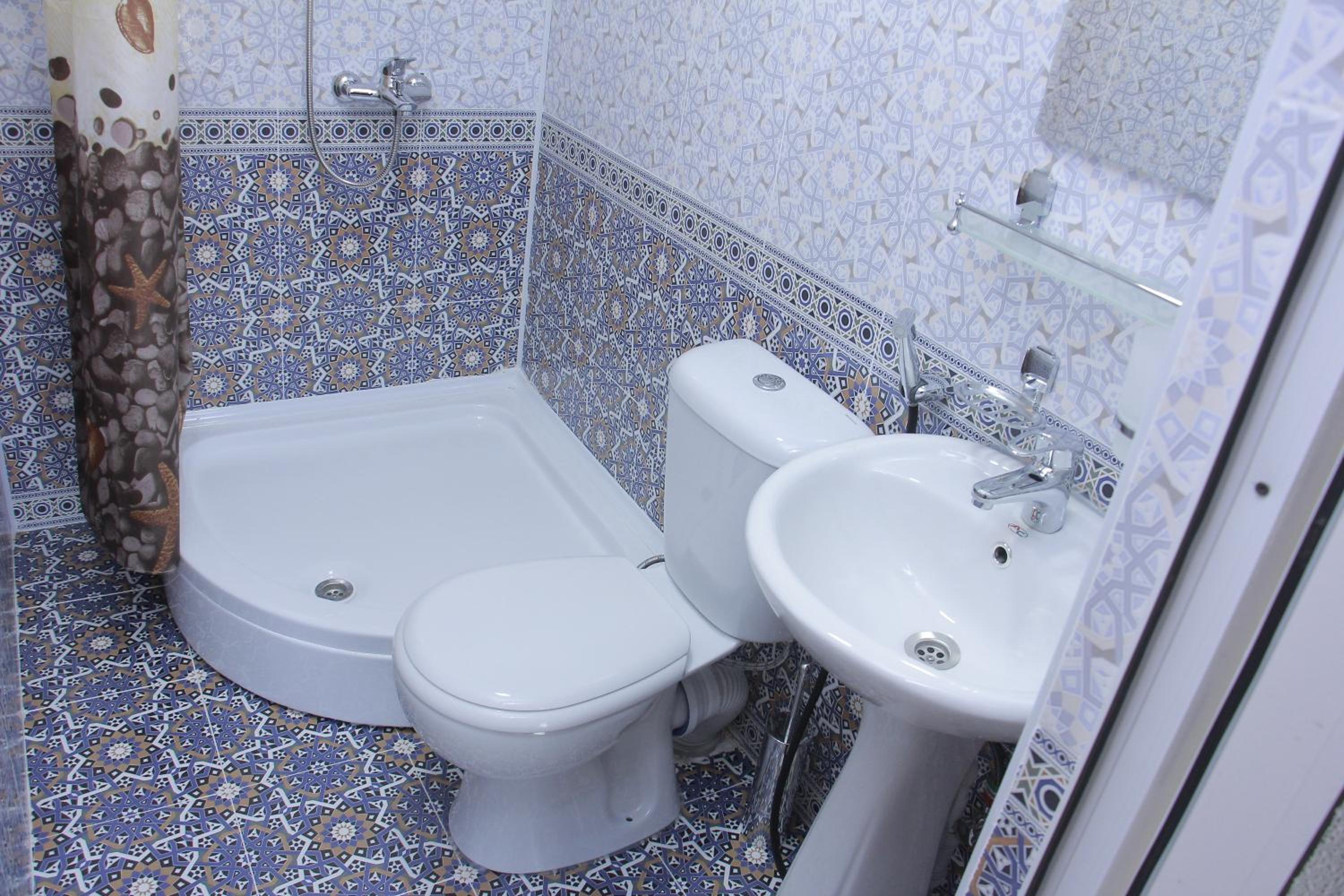 Single Room with Private Bathroom photo 3