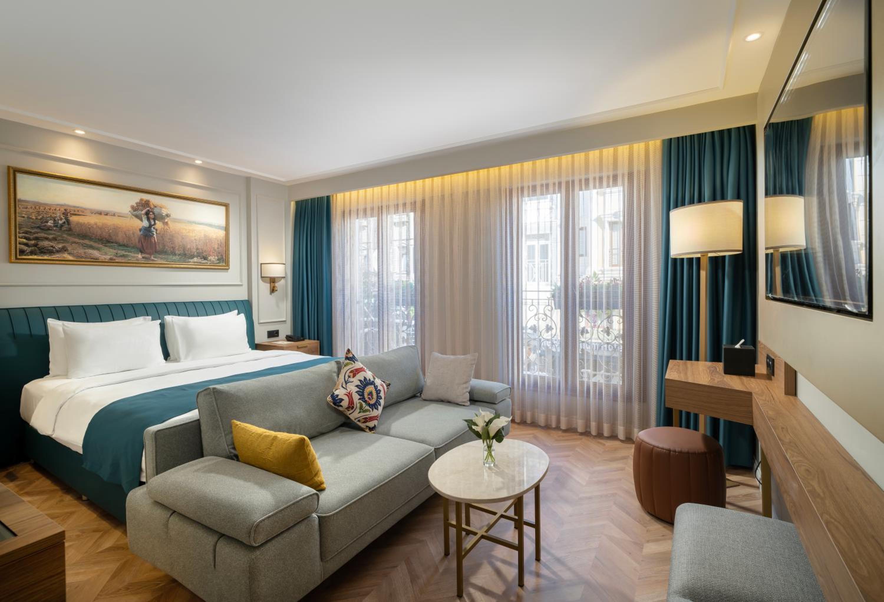 Deluxe King Room photo 2