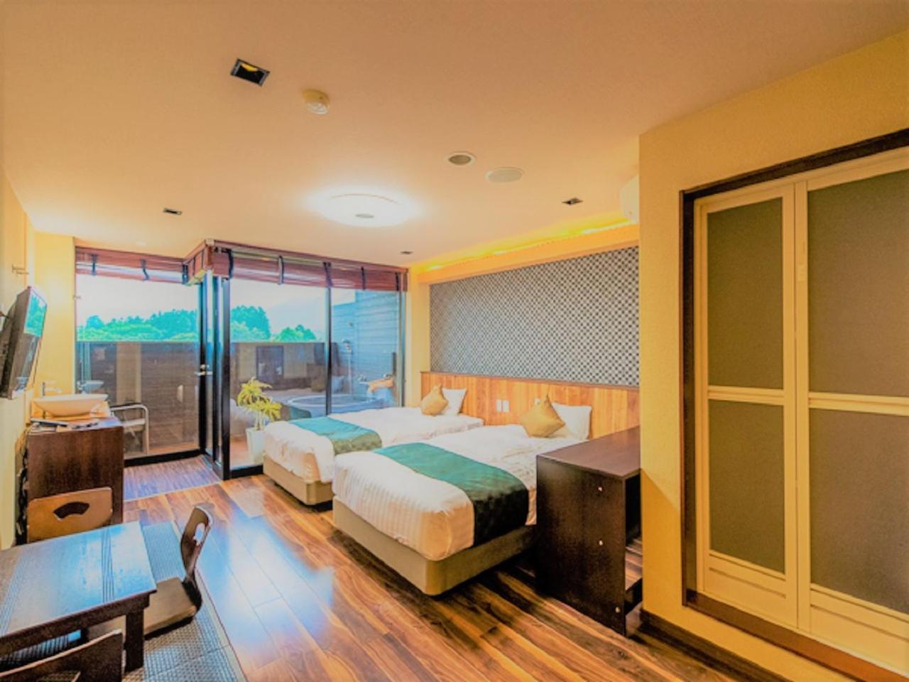 Modern Deluxe Room with Open-Air Bath - Non-Smoking photo 2