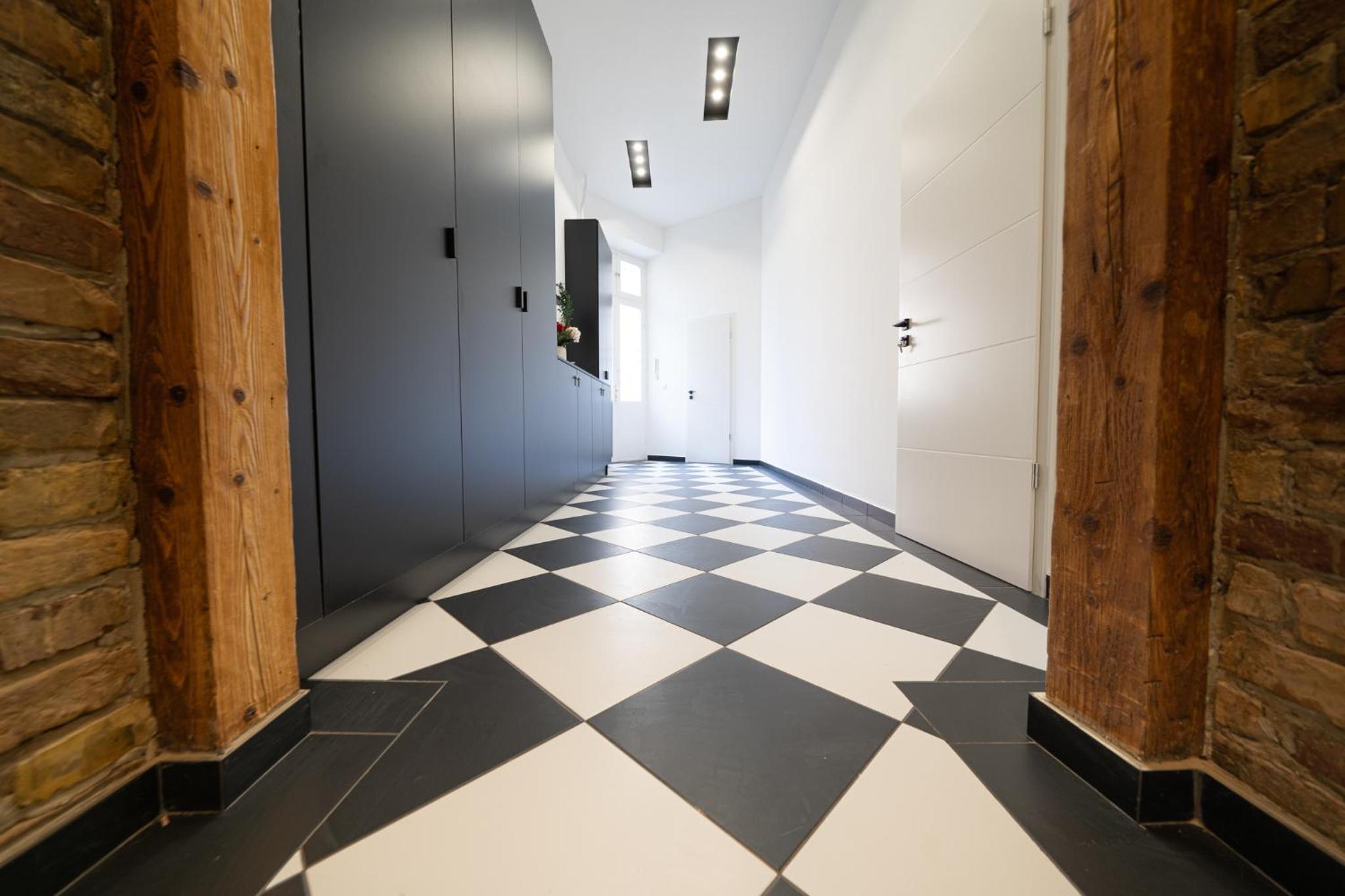 Deluxe Apartment with Gallery - Photo 24