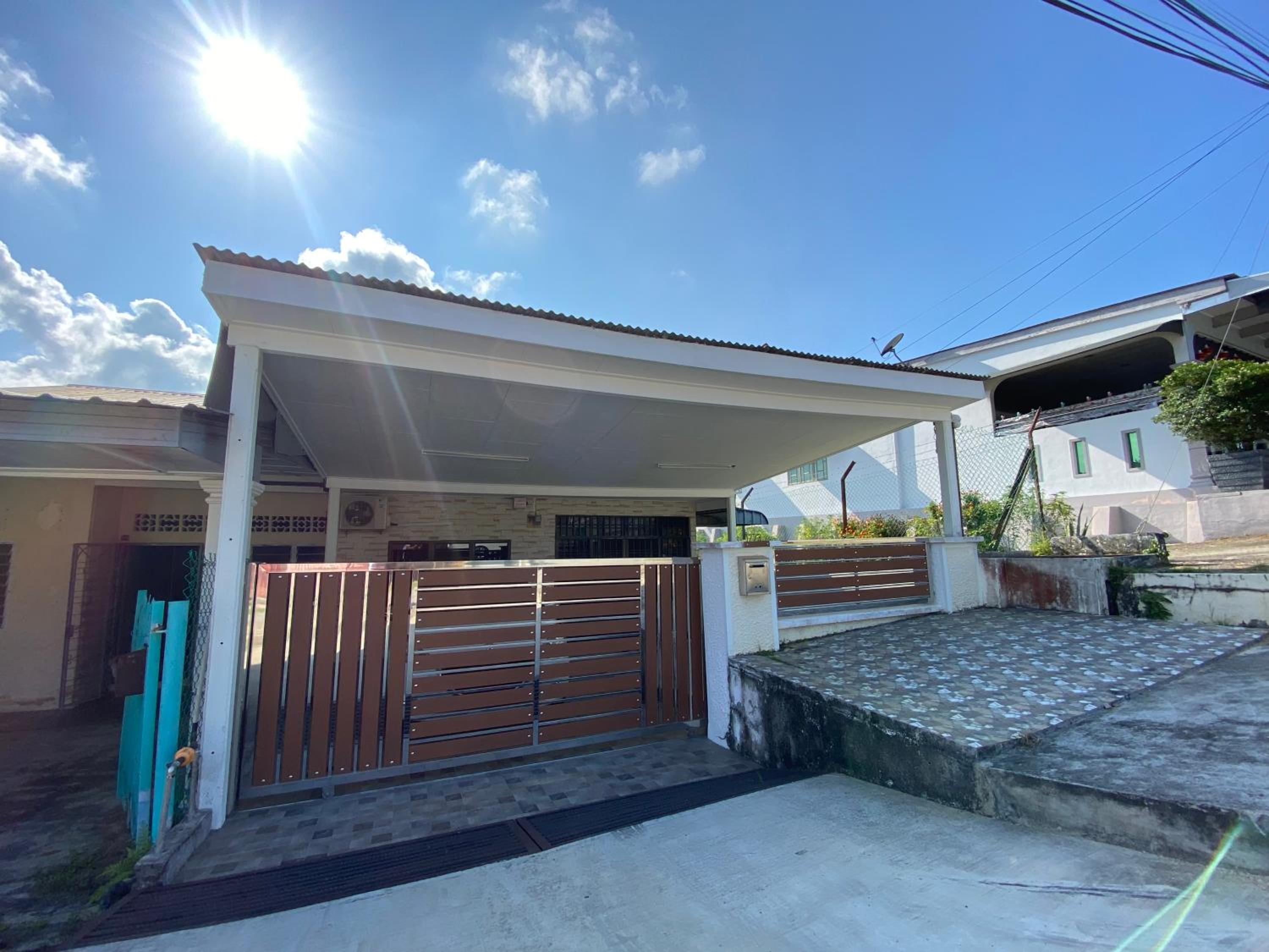 Three-Bedroom House photo 1