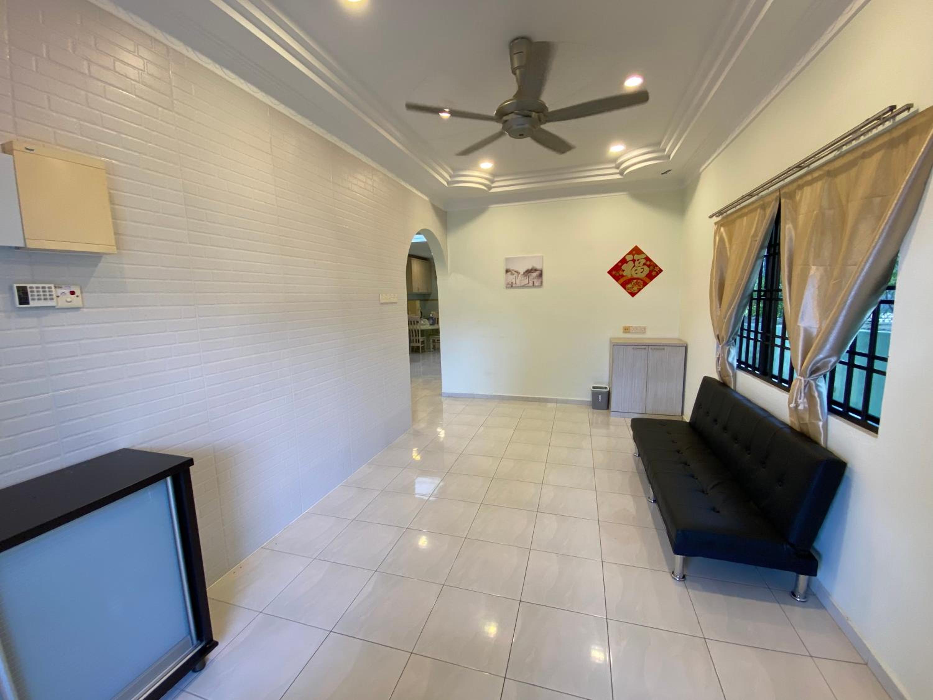 Three-Bedroom House photo 2