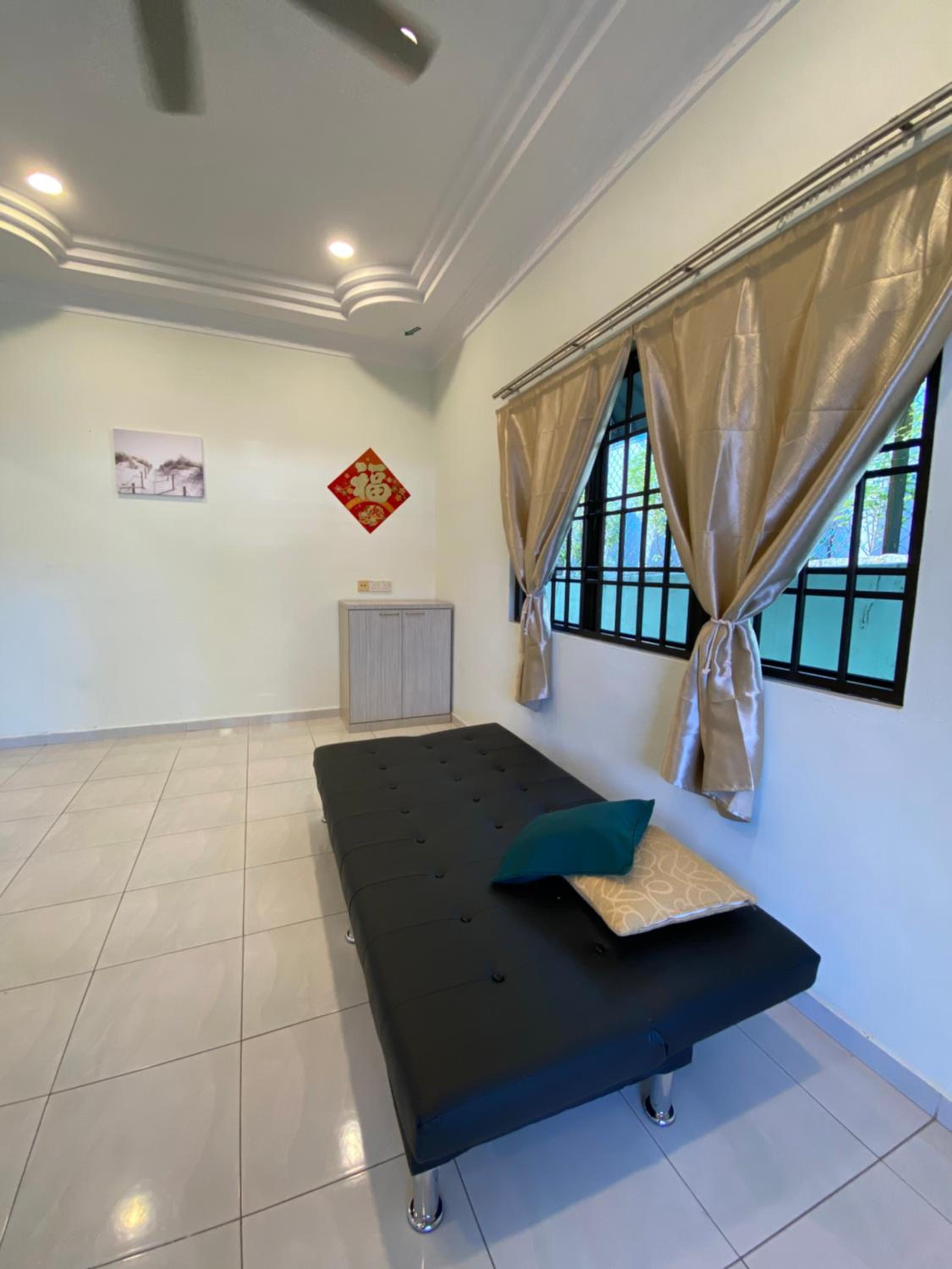 Three-Bedroom House photo 3