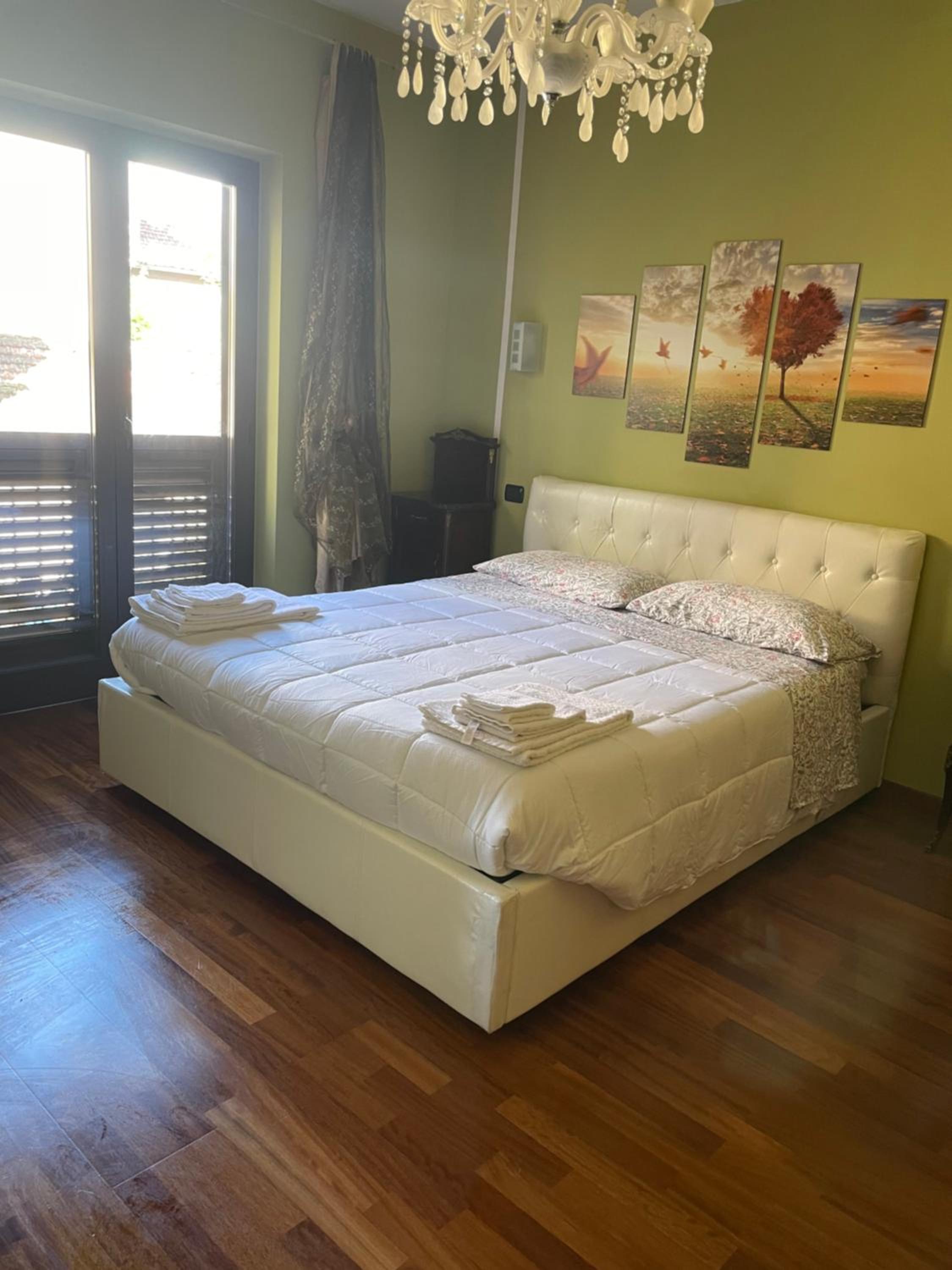 Deluxe Queen Room