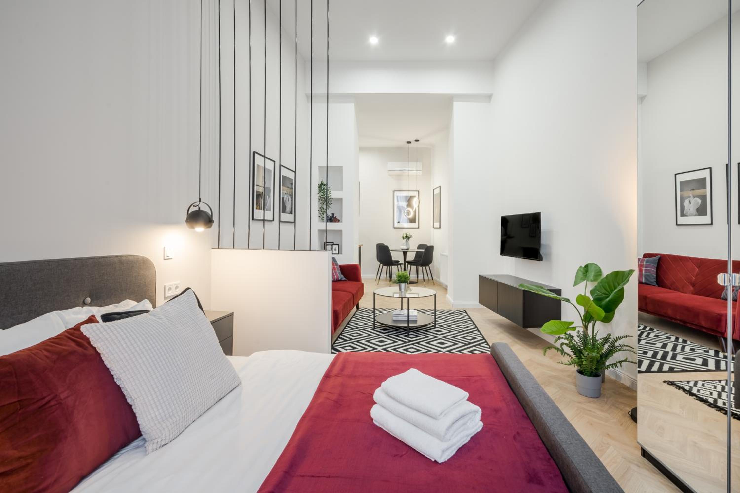 Deluxe Apartment - Photo 2