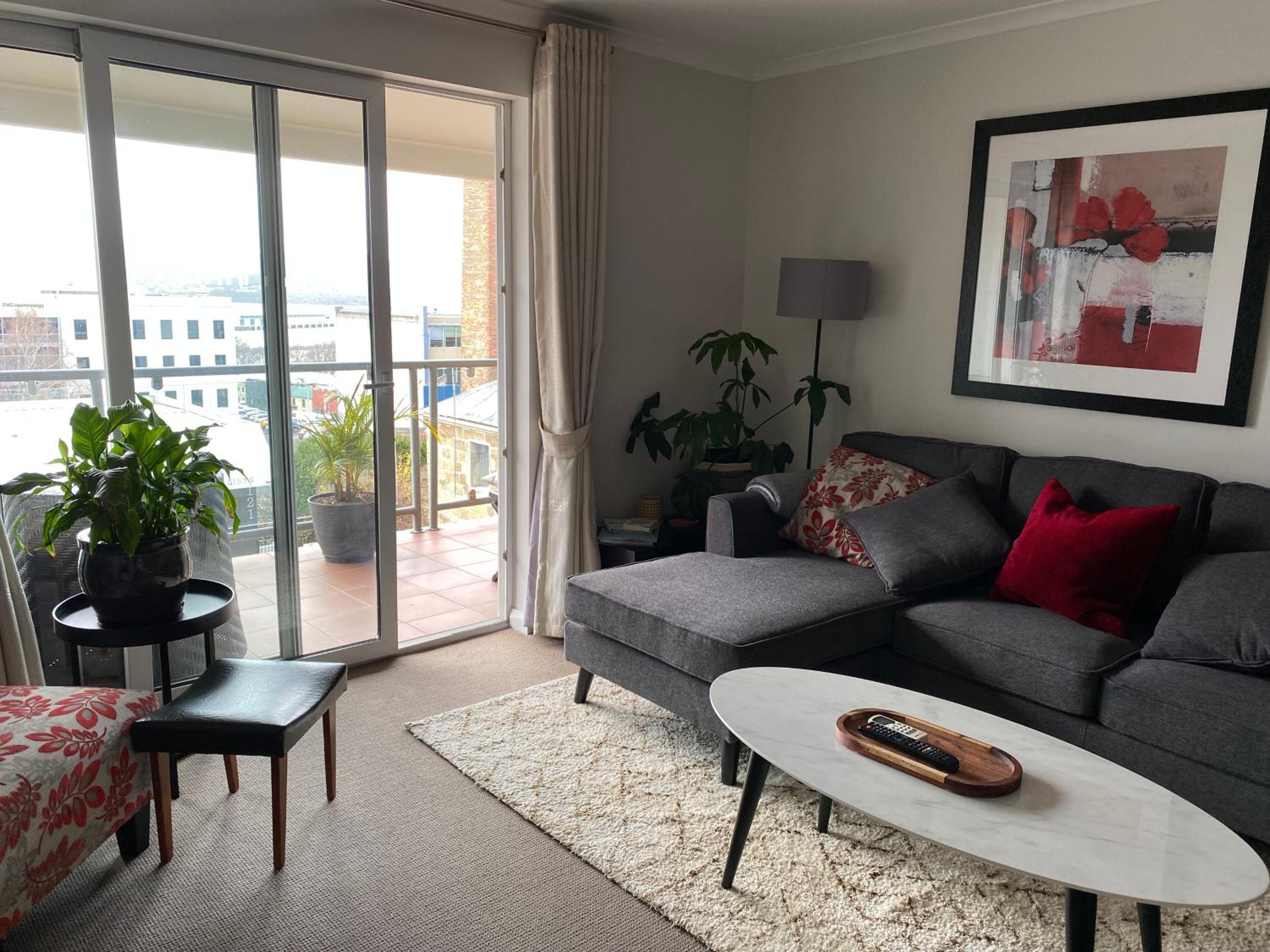 One-Bedroom Apartment photo 2