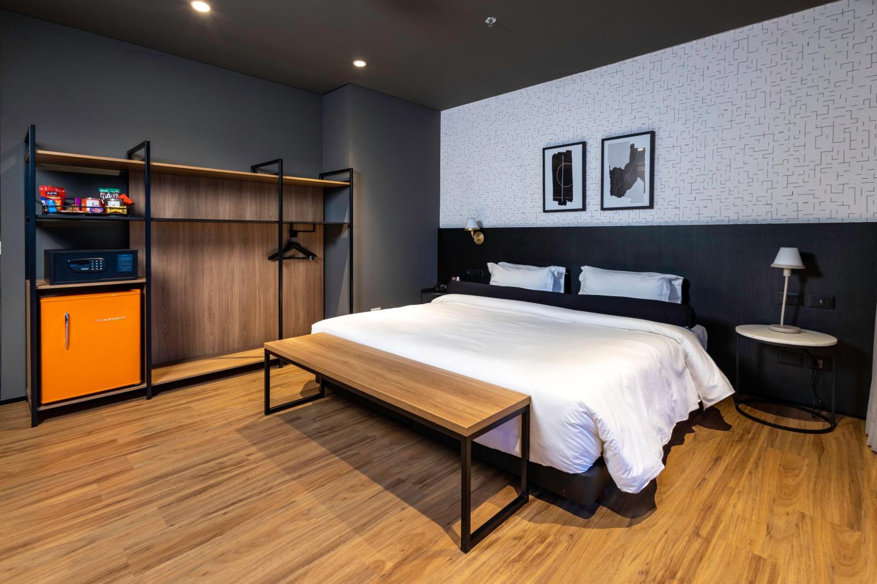 Smart Cine Room - 1 King Size Bed thumbnail 5