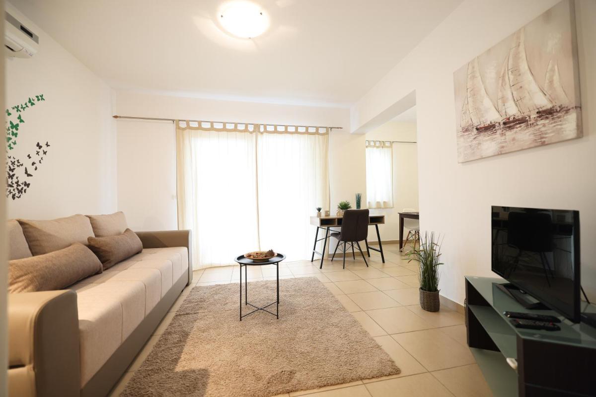 One-Bedroom Apartment photo 1
