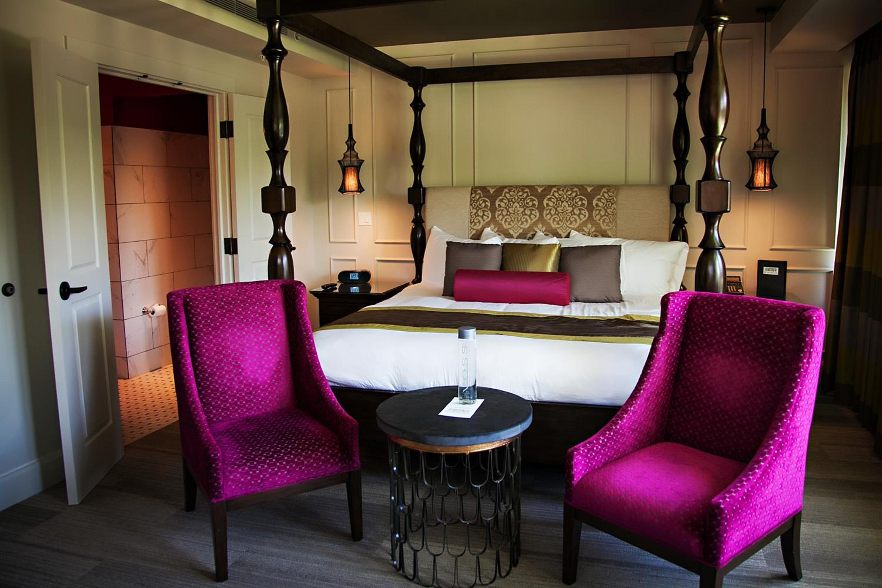 Premium King Room with Park View