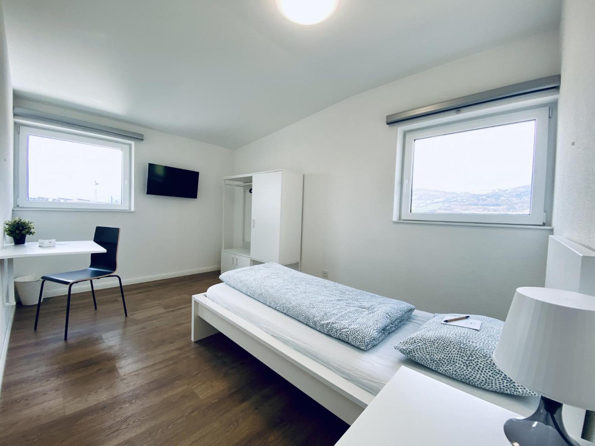 Single Room with Shared Bathroom photo 2